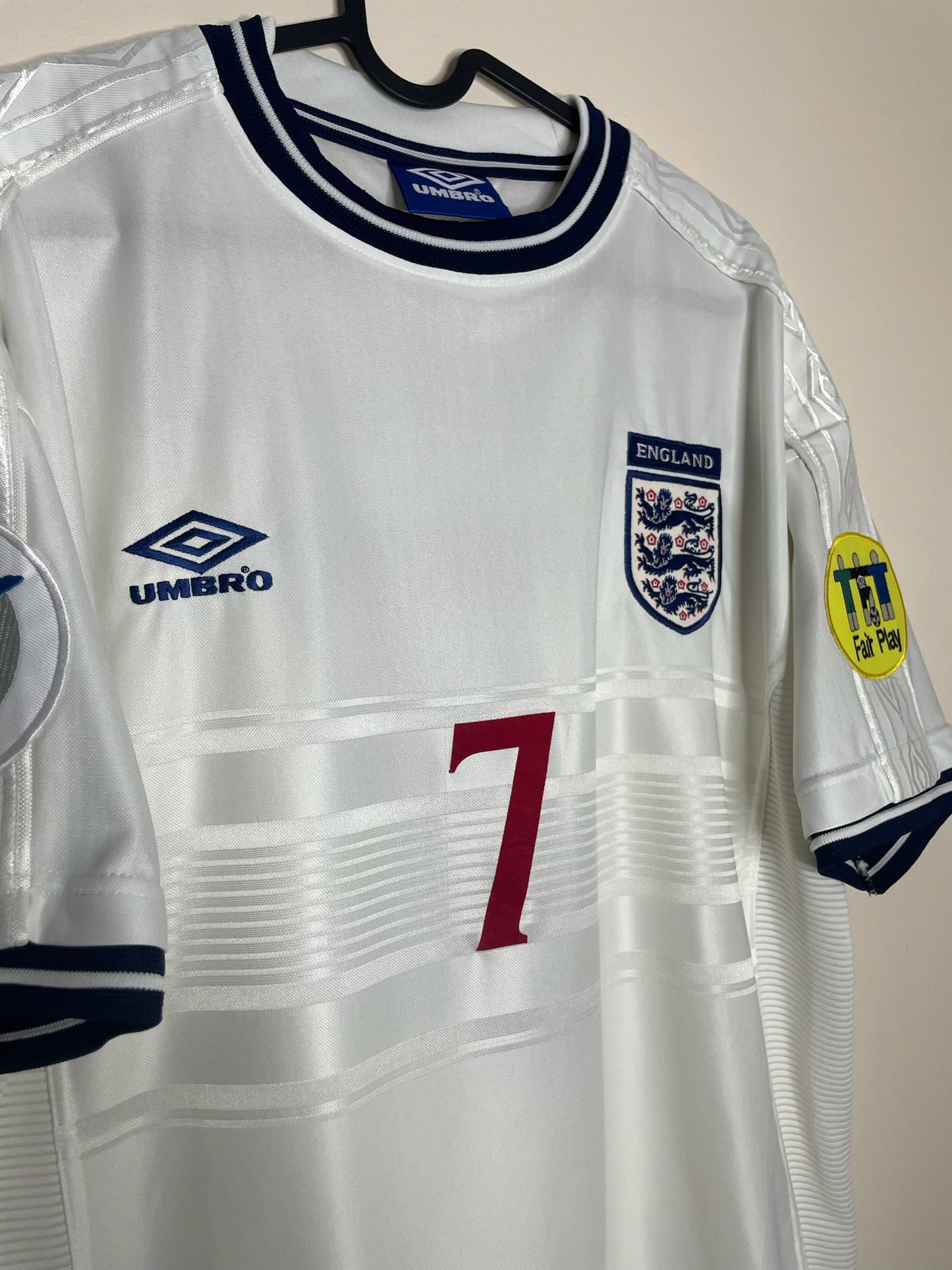 England EURO 2000 Home Shirt Beckham #7 Large