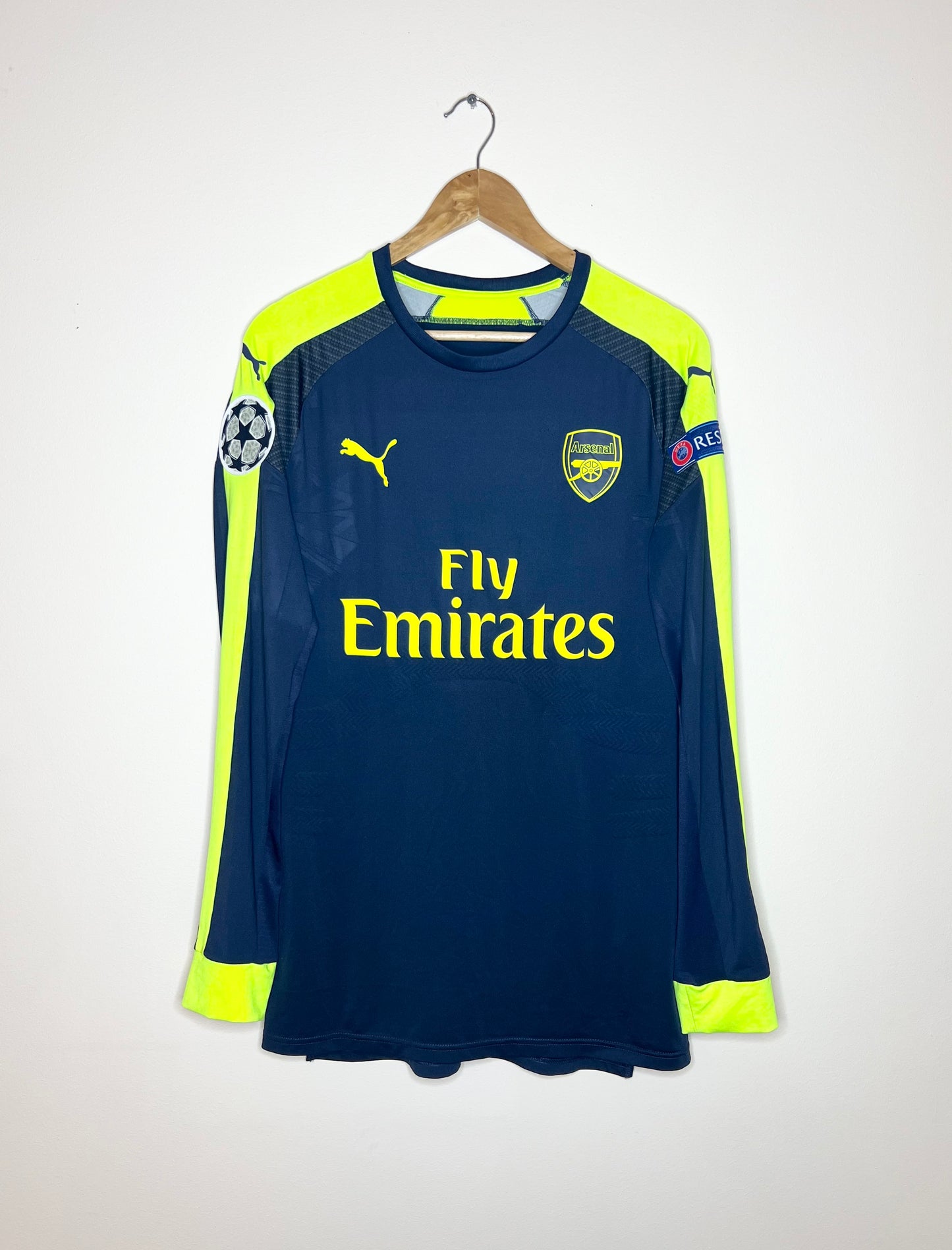 Arsenal 2016-17 UCL Player Version Third Shirt Özil #11 XL