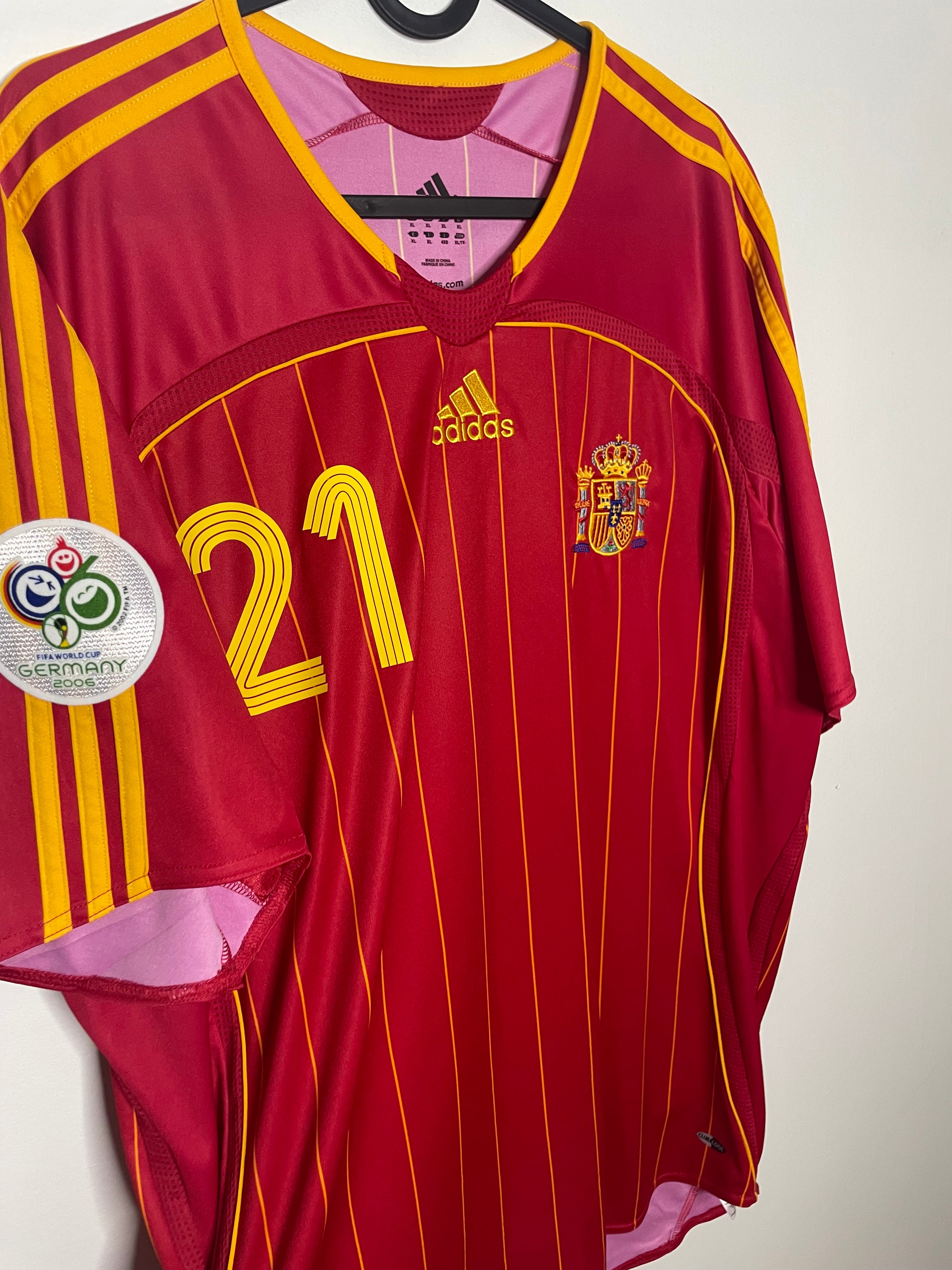 Spain 2006 World Cup Home Shirt David Villa #21 XL