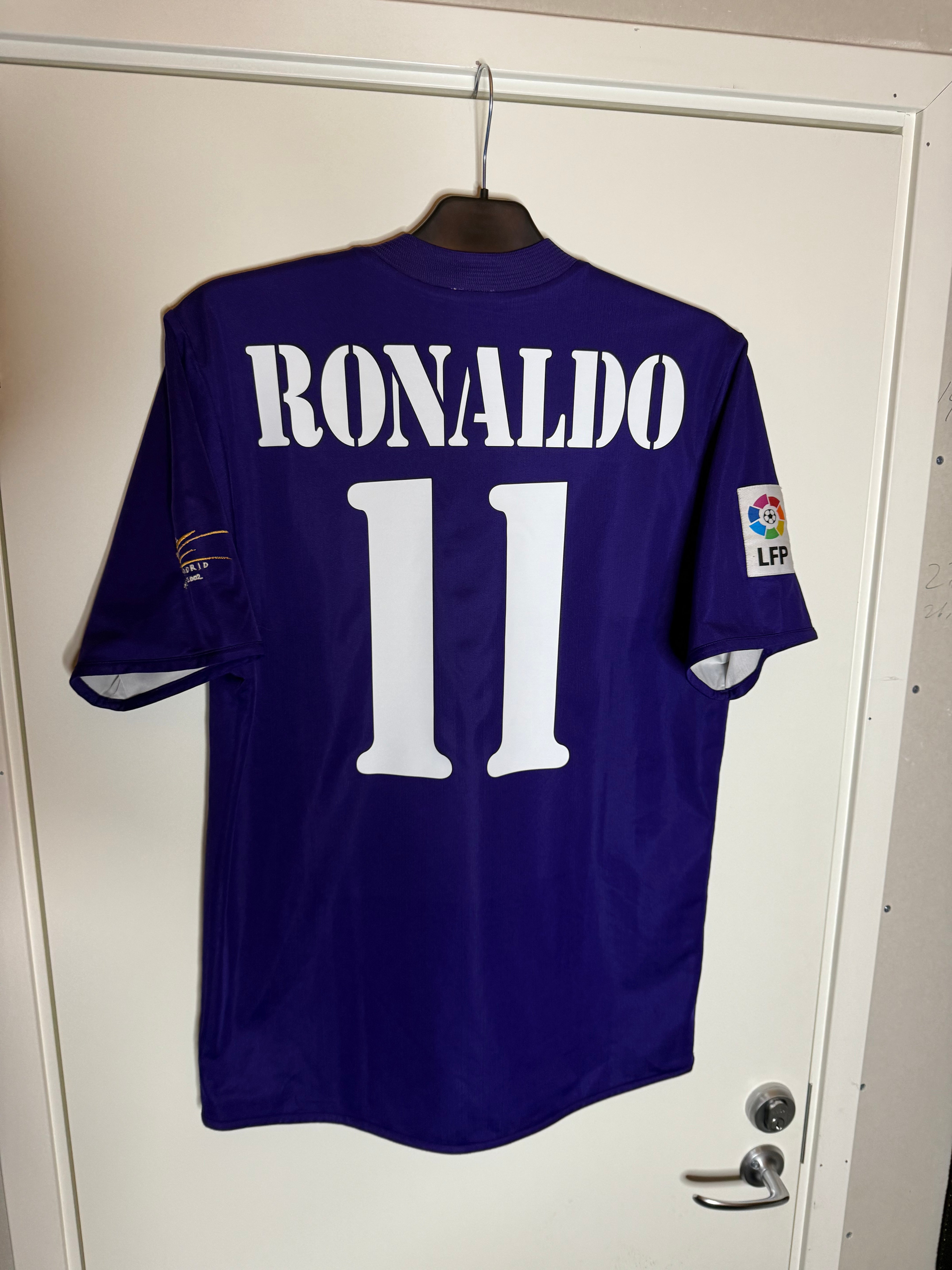 Real Madrid 2002-03 Tredjetröja Ronaldo #11 Large