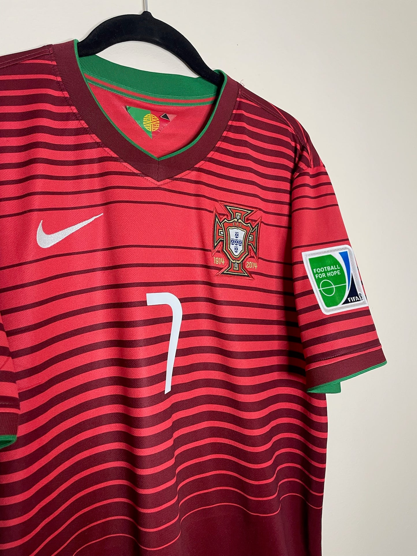 Portugal 2014 World Cup Home Shirt Ronaldo #7 Large