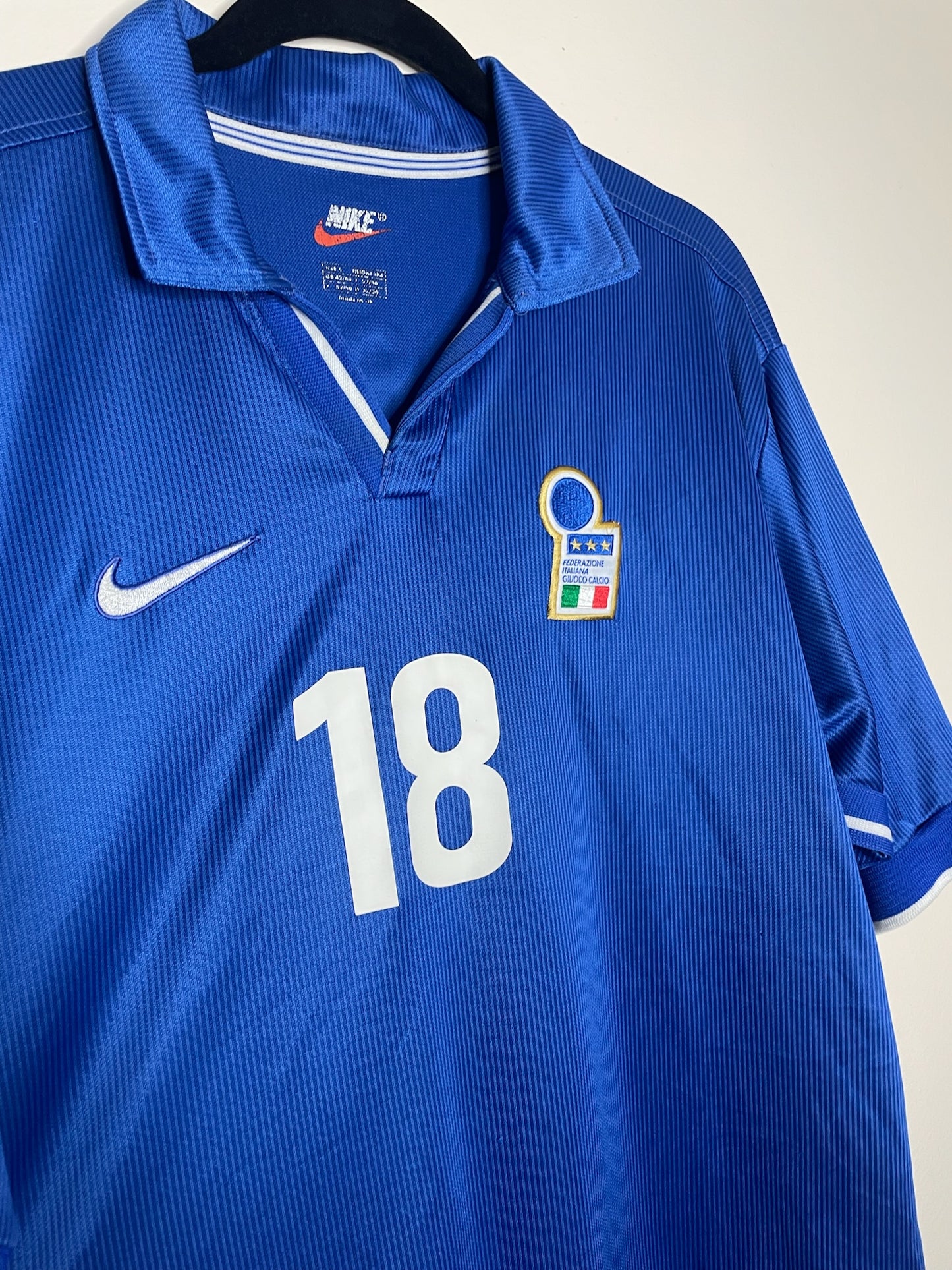 Italy 1998 Home Shirt R. Baggio #18 Large