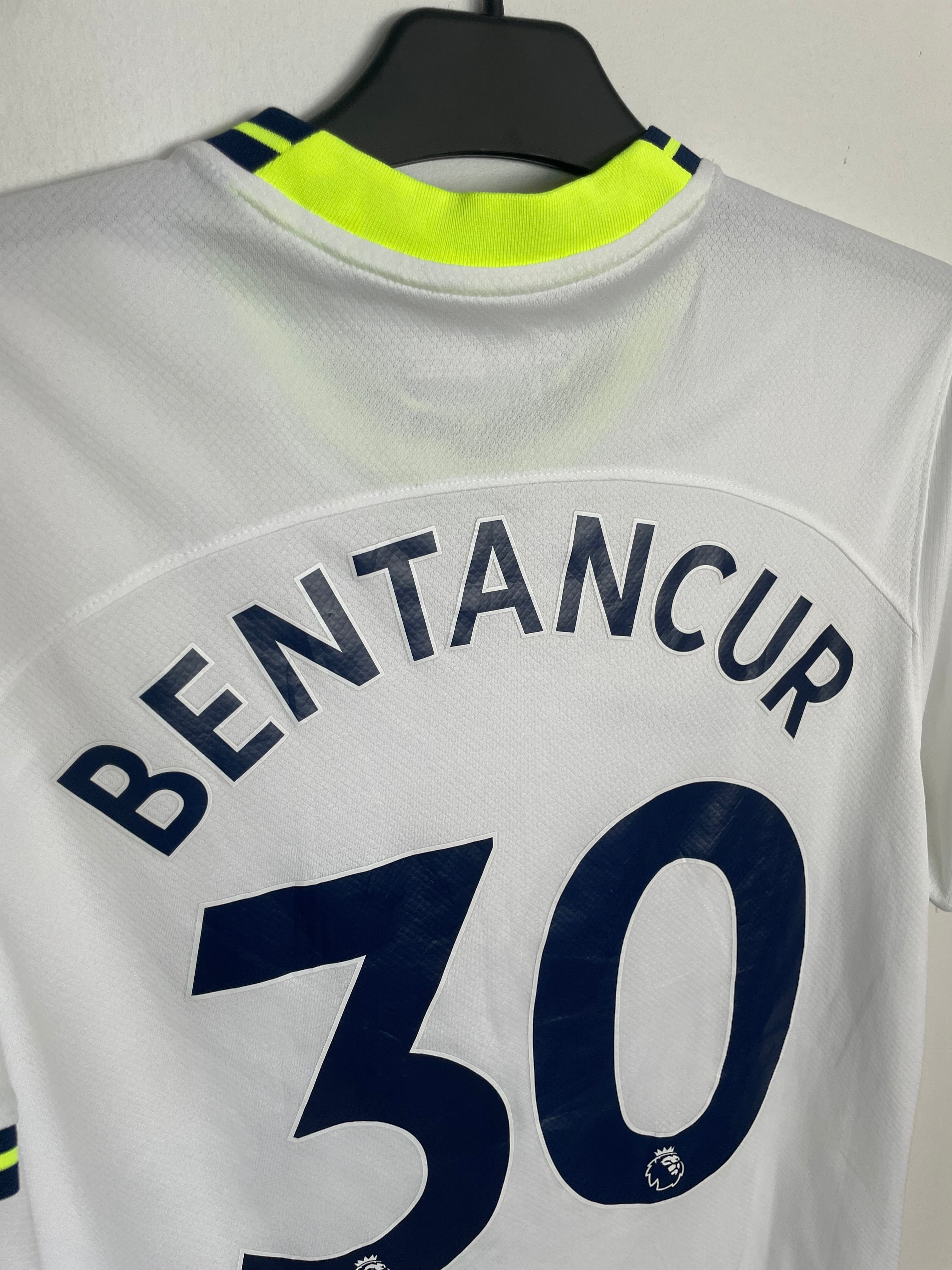 Tottenham Hotspur 2022-23 Home Shirt Bentancur #30 Small