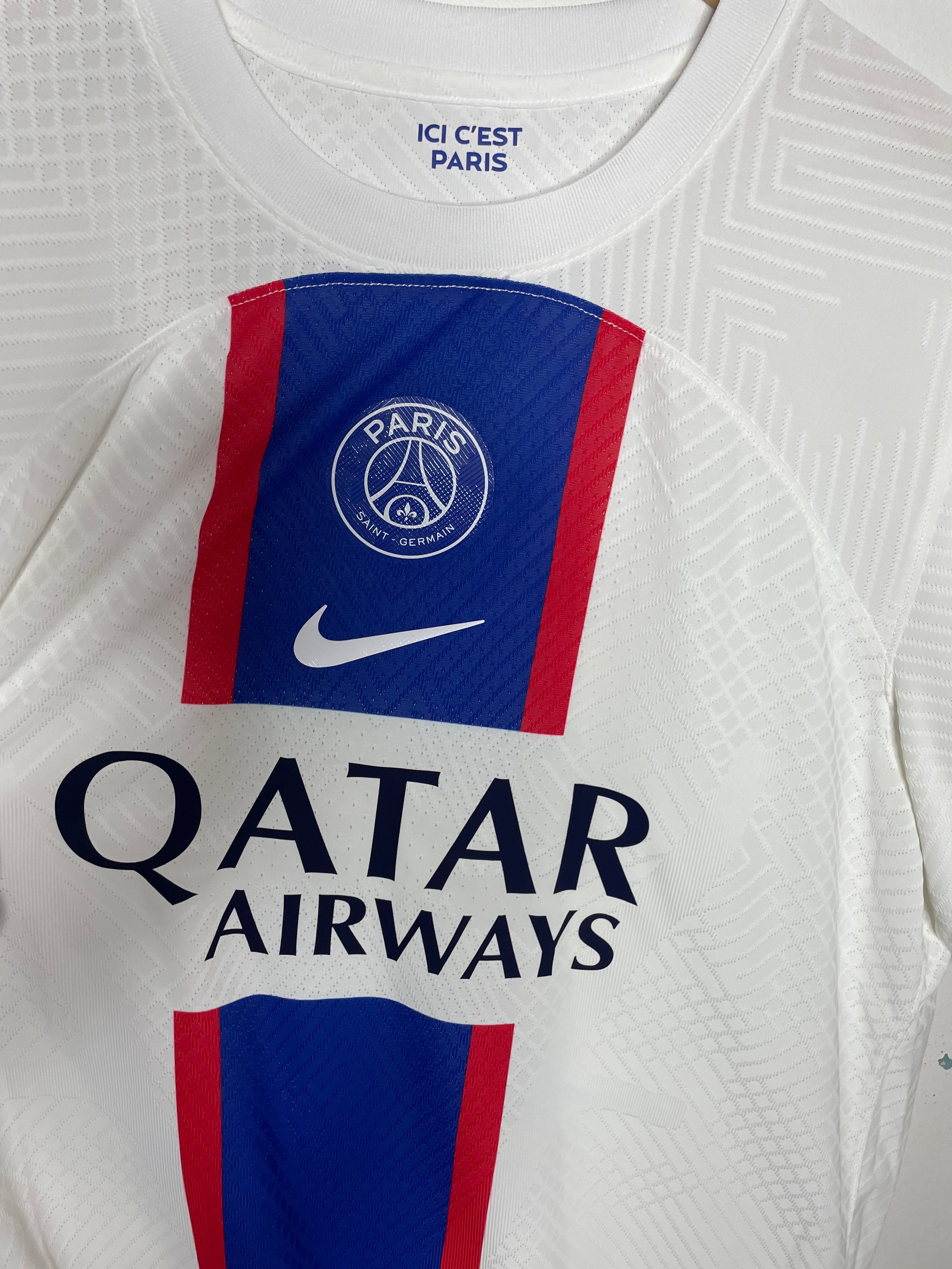 Paris Saint-Germain 2022-23 PLAYER VERSION Third Shirt Messi #30 XL