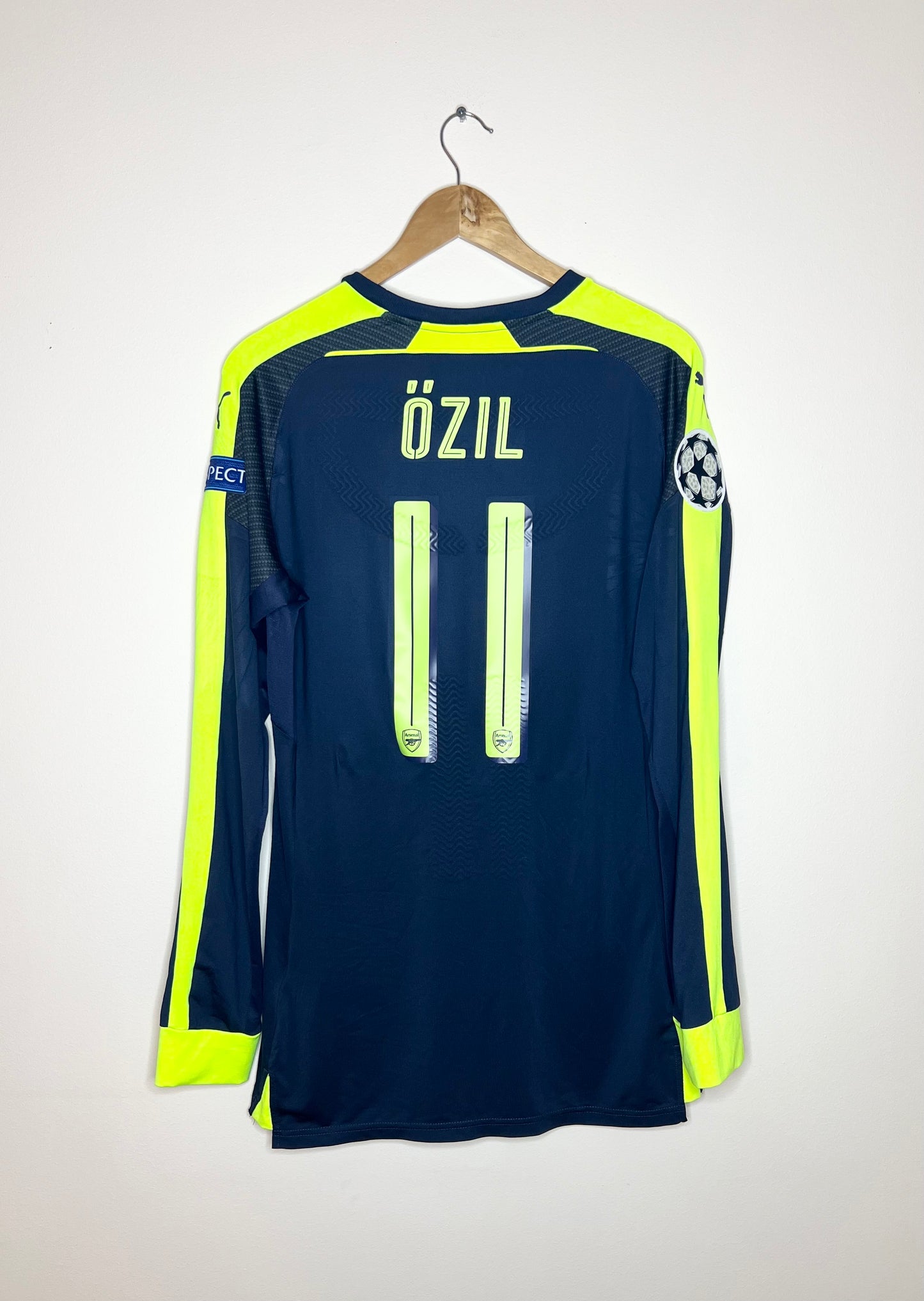 Arsenal 2016-17 UCL Player Version Third Shirt Özil #11 XL