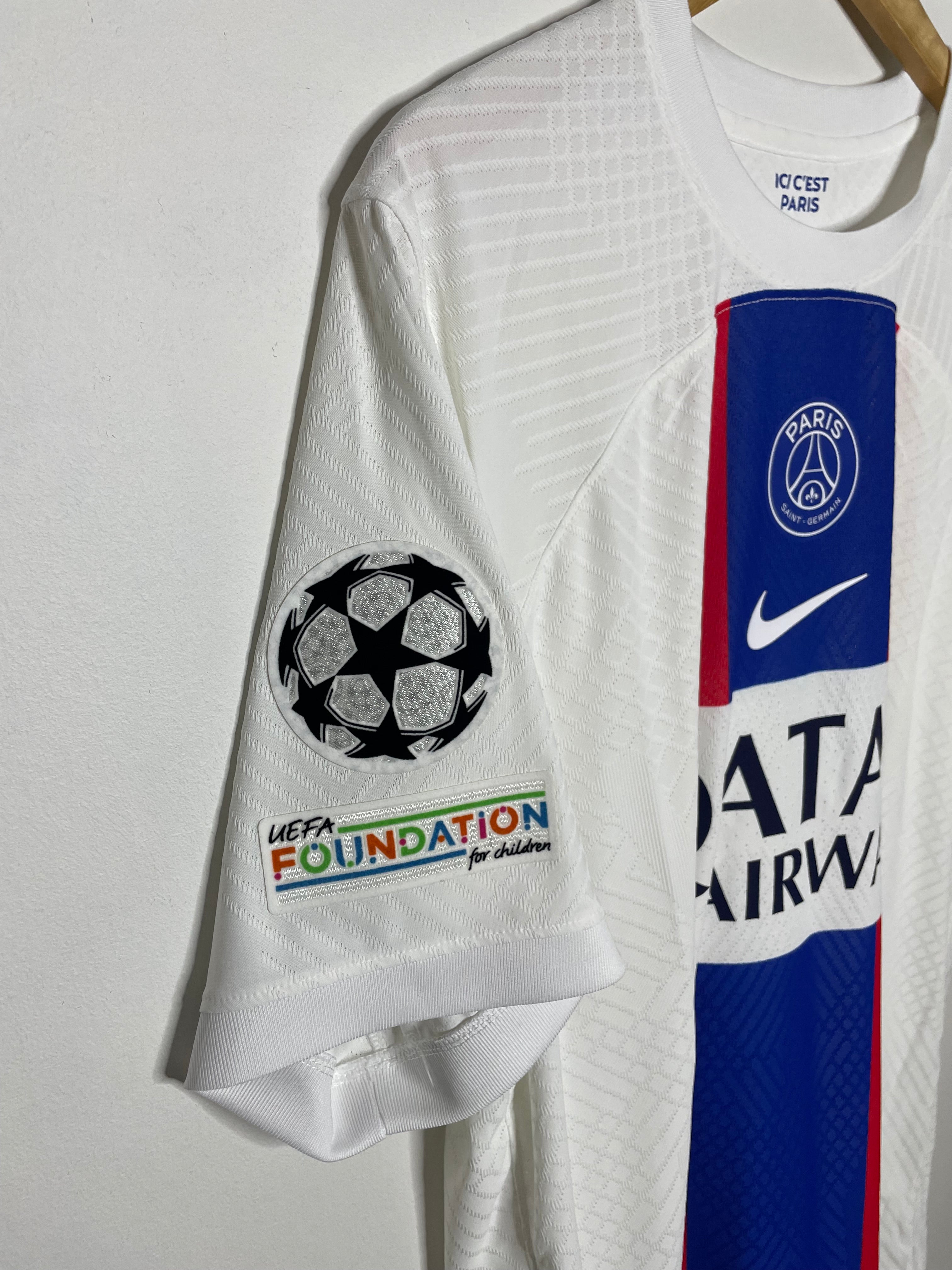 Paris Saint-Germain 2022-23 PLAYER VERSION Third Shirt Messi #30 XL