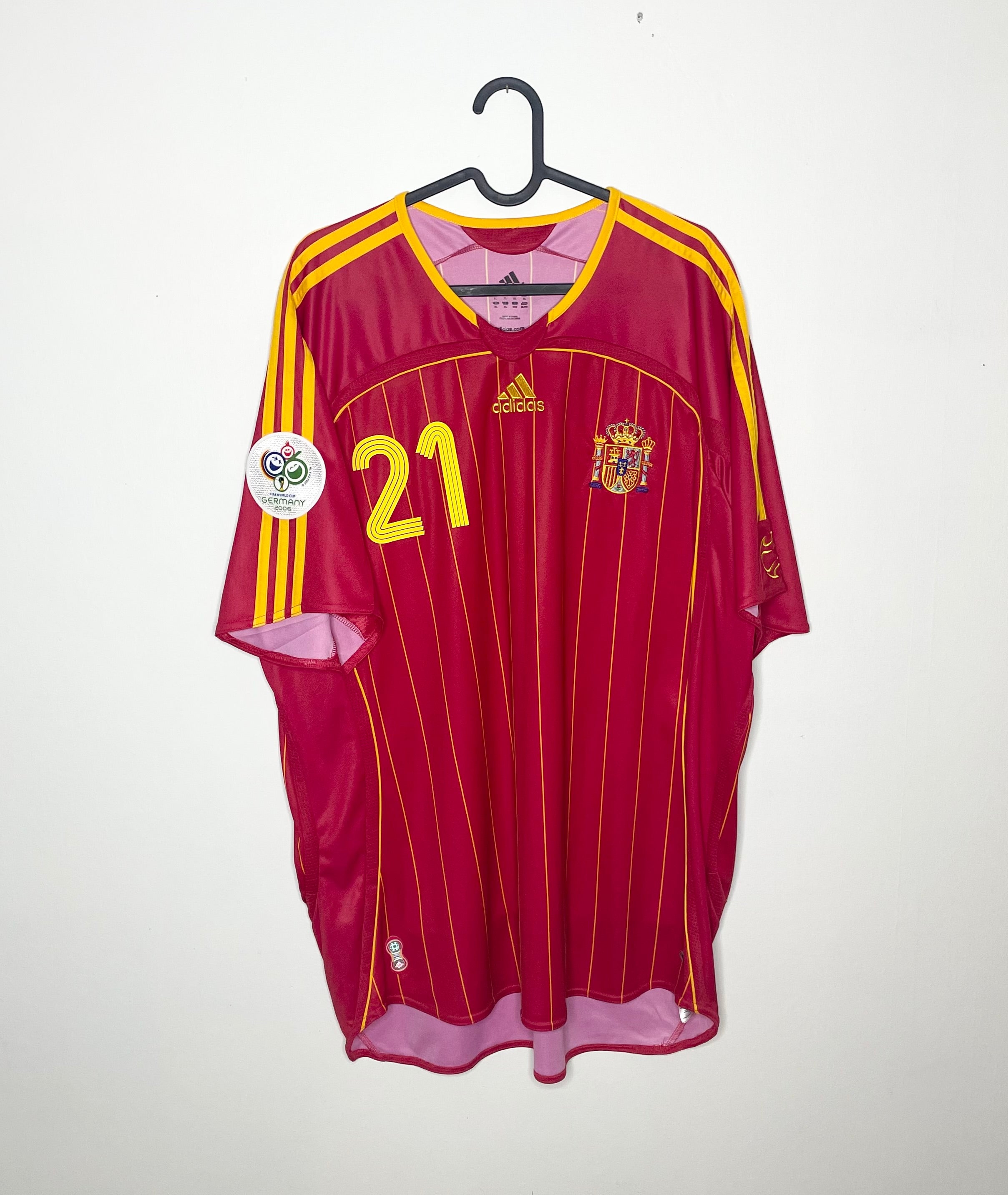Spain 2006 World Cup Home Shirt David Villa #21 XL