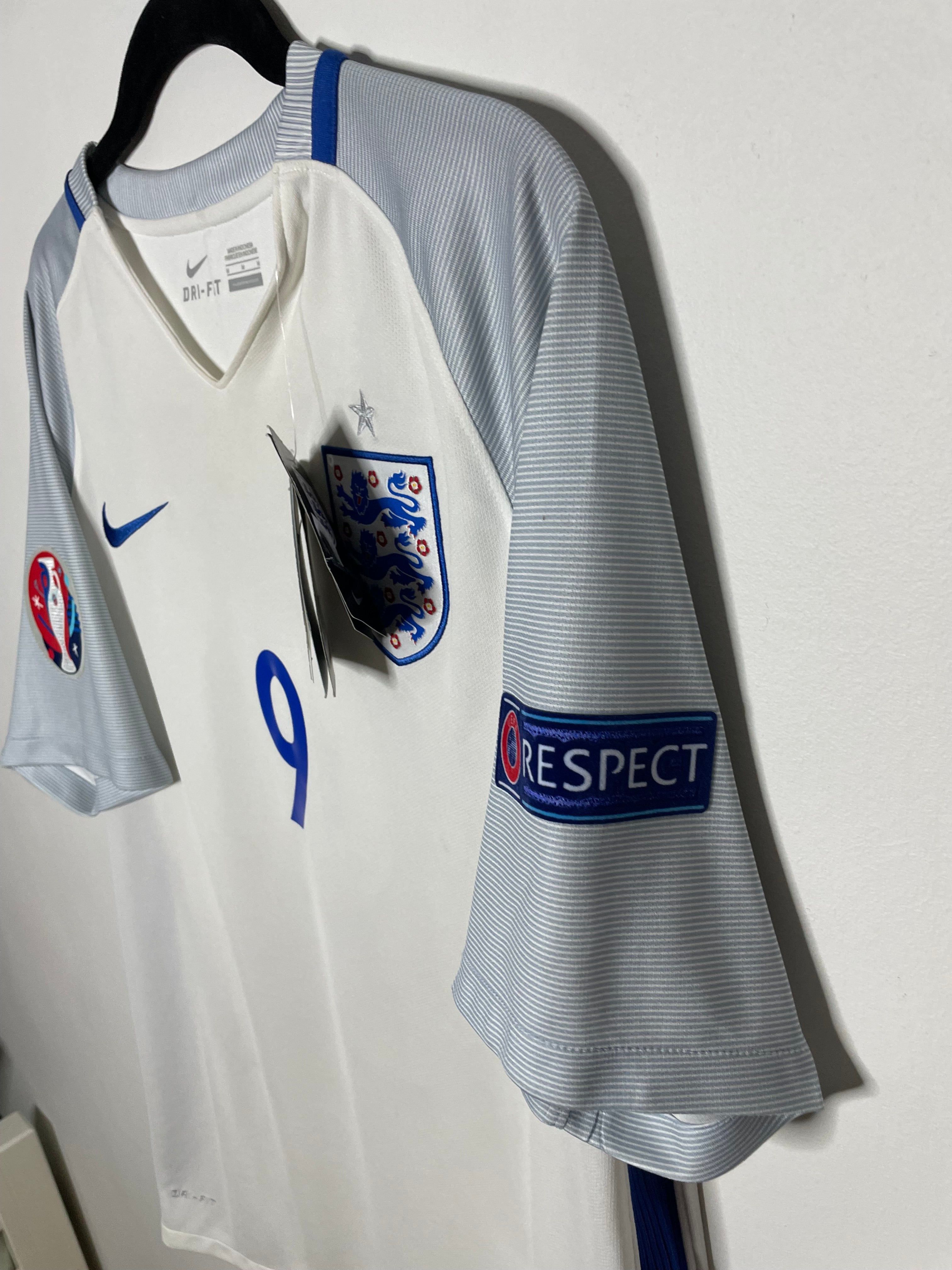 England EURO 2016 BNWT Home Shirt Kane #9 Medium