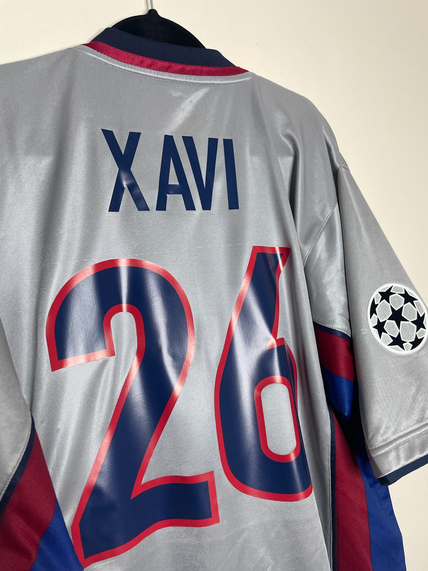 FC Barcelona 1999-2000 Away Shirt Xavi #26 Large