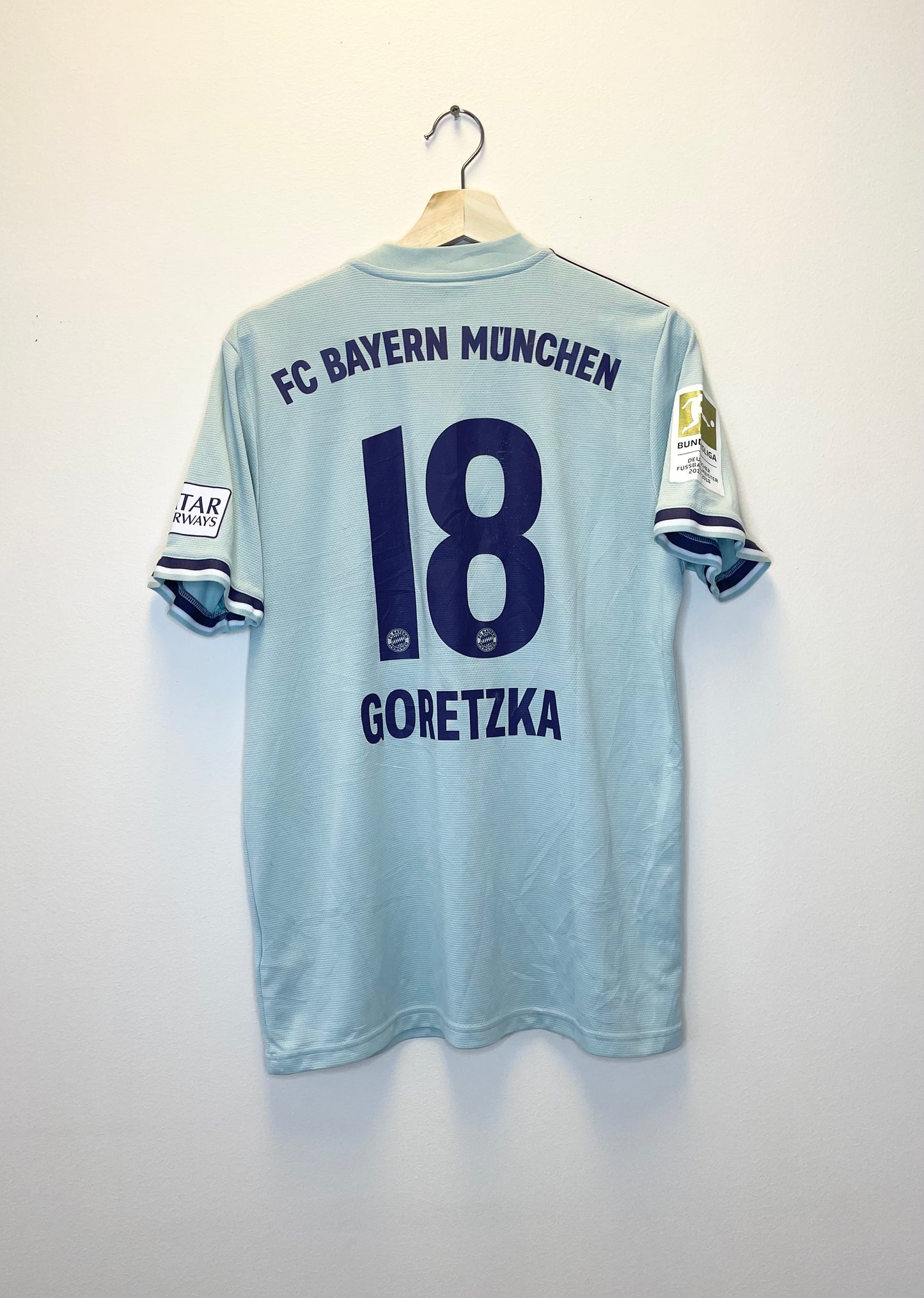 Bayern Munich 2018-19 Away Shirt Goretzka #18 Medium