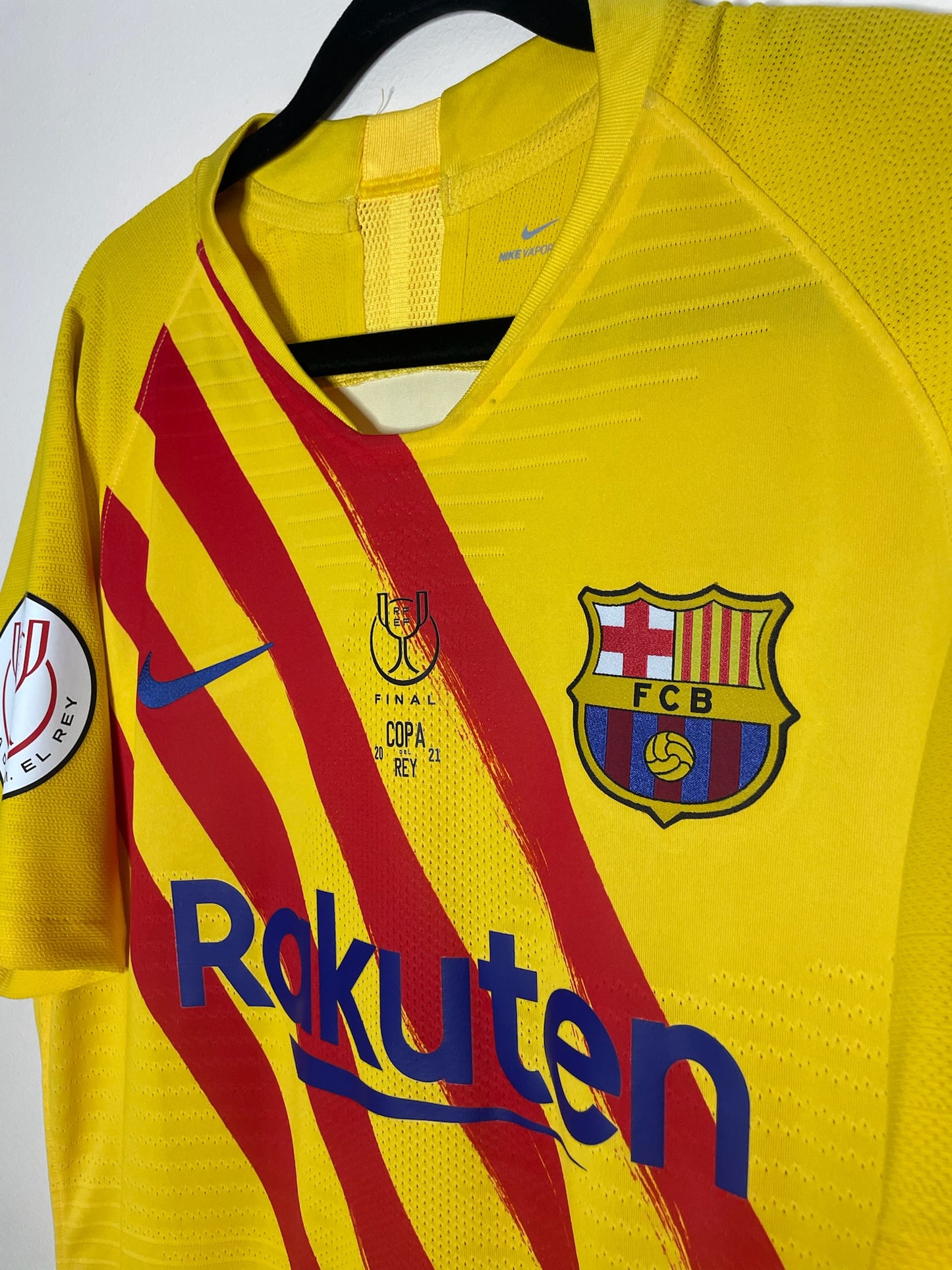 FC Barcelona PLAYER VERSION 2020-21 Copa Del Rey Final Fourth Shirt Messi #10 Medium