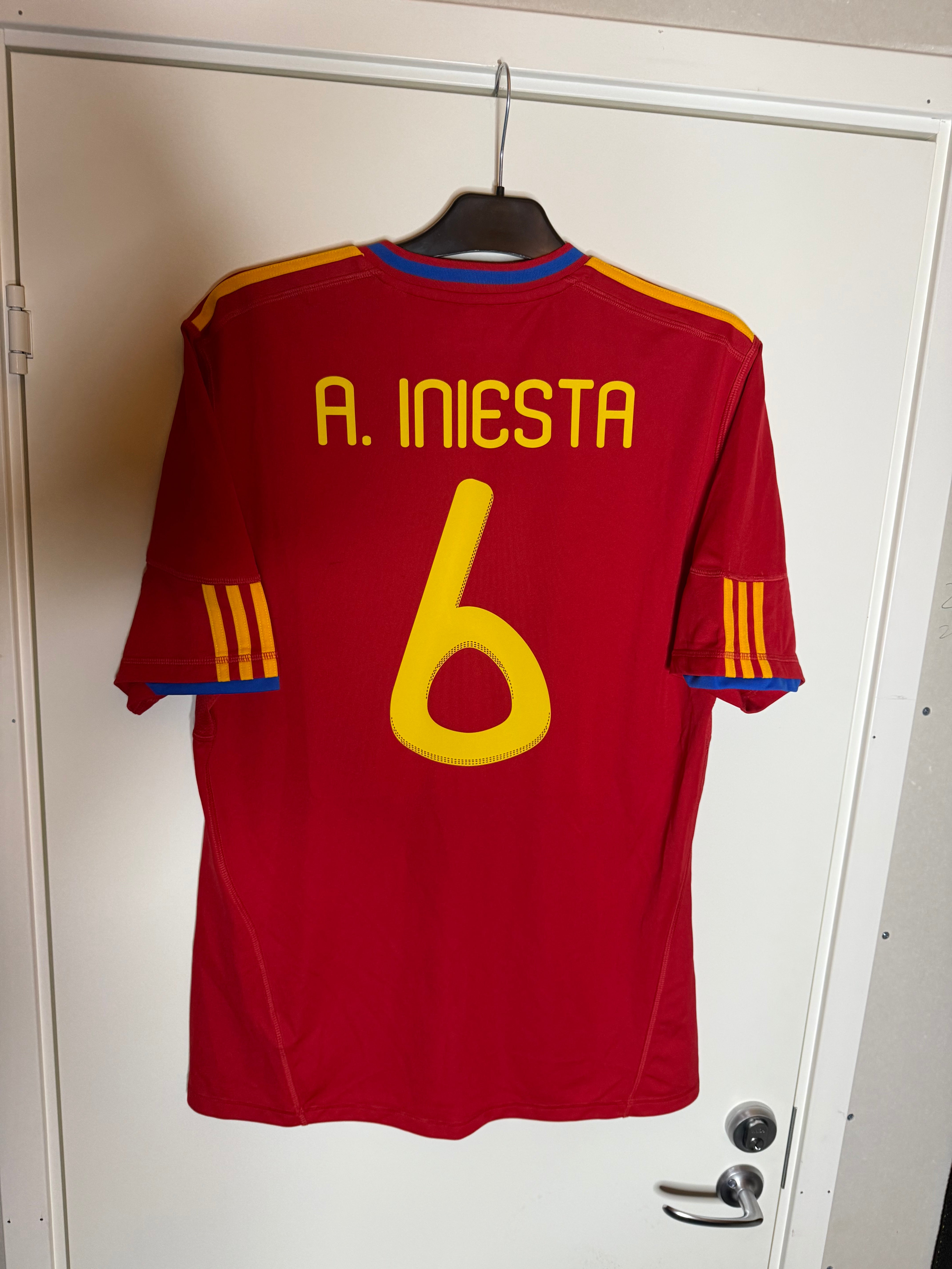 Spanien VM 2010 Hemmatröja Iniesta #6 Large