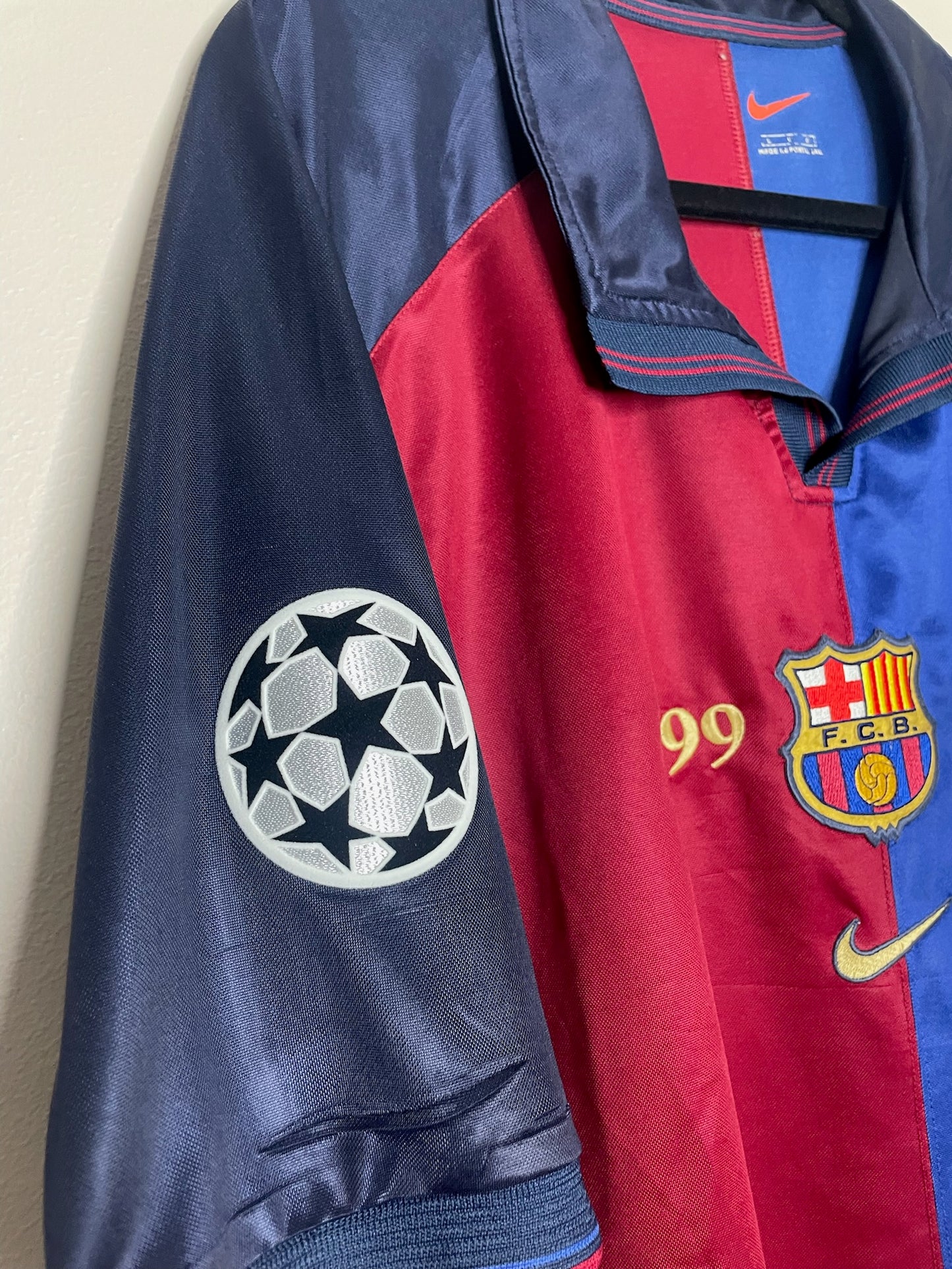 FC Barcelona 1999-2000 UCL Home Shirt Guardiola #4 Large