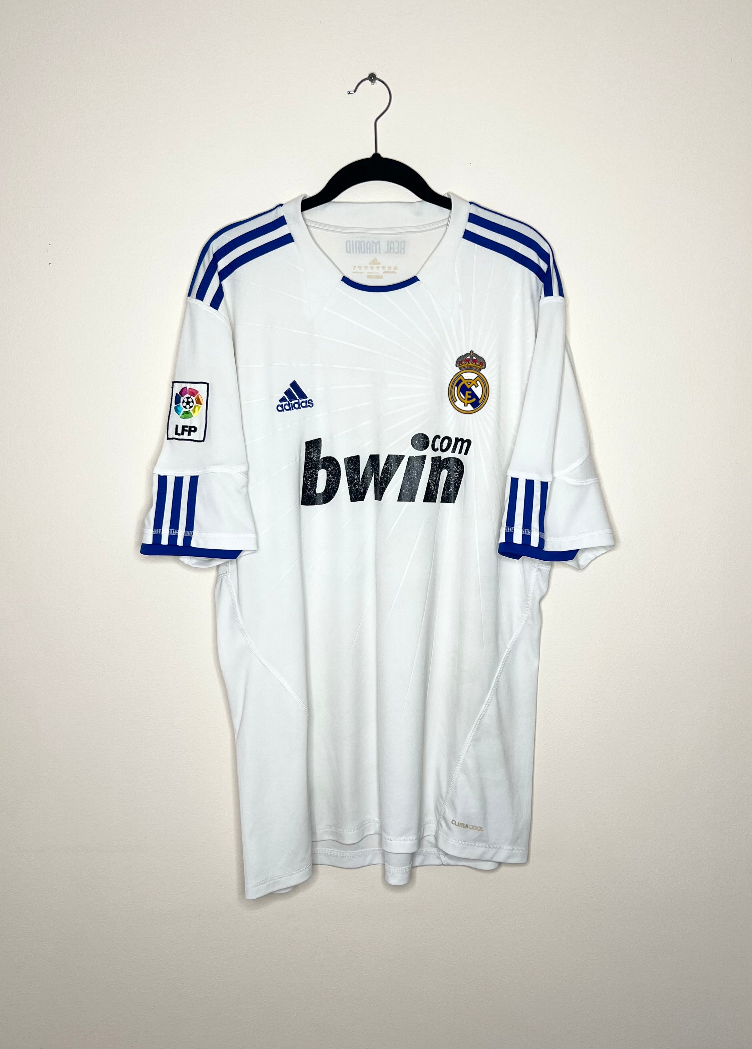 Real Madrid 2010-11 Home Shirt Di Maria #22 XL