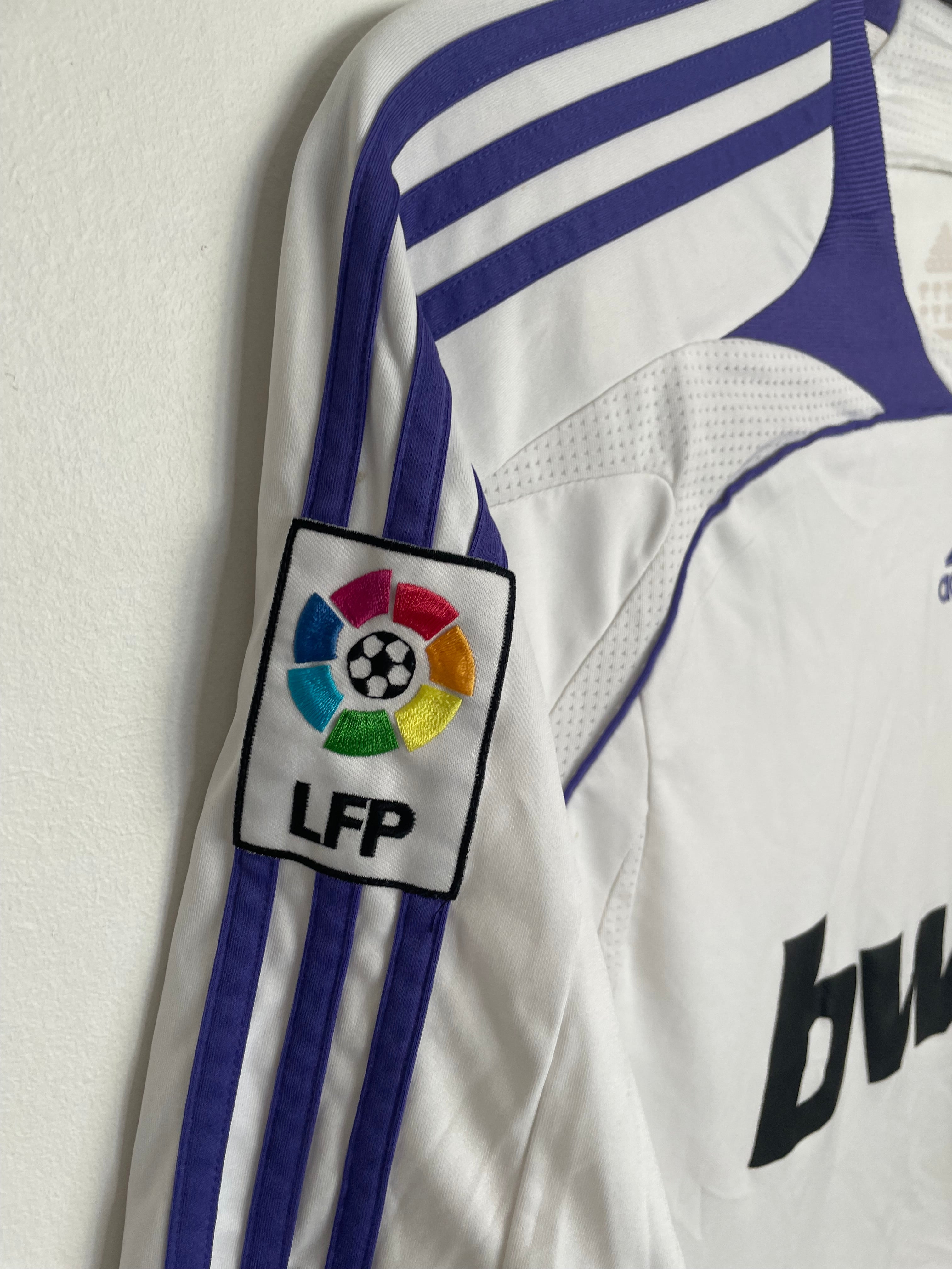 Real Madrid 2007-08 Home Shirt van Nistelrooy #17 Large