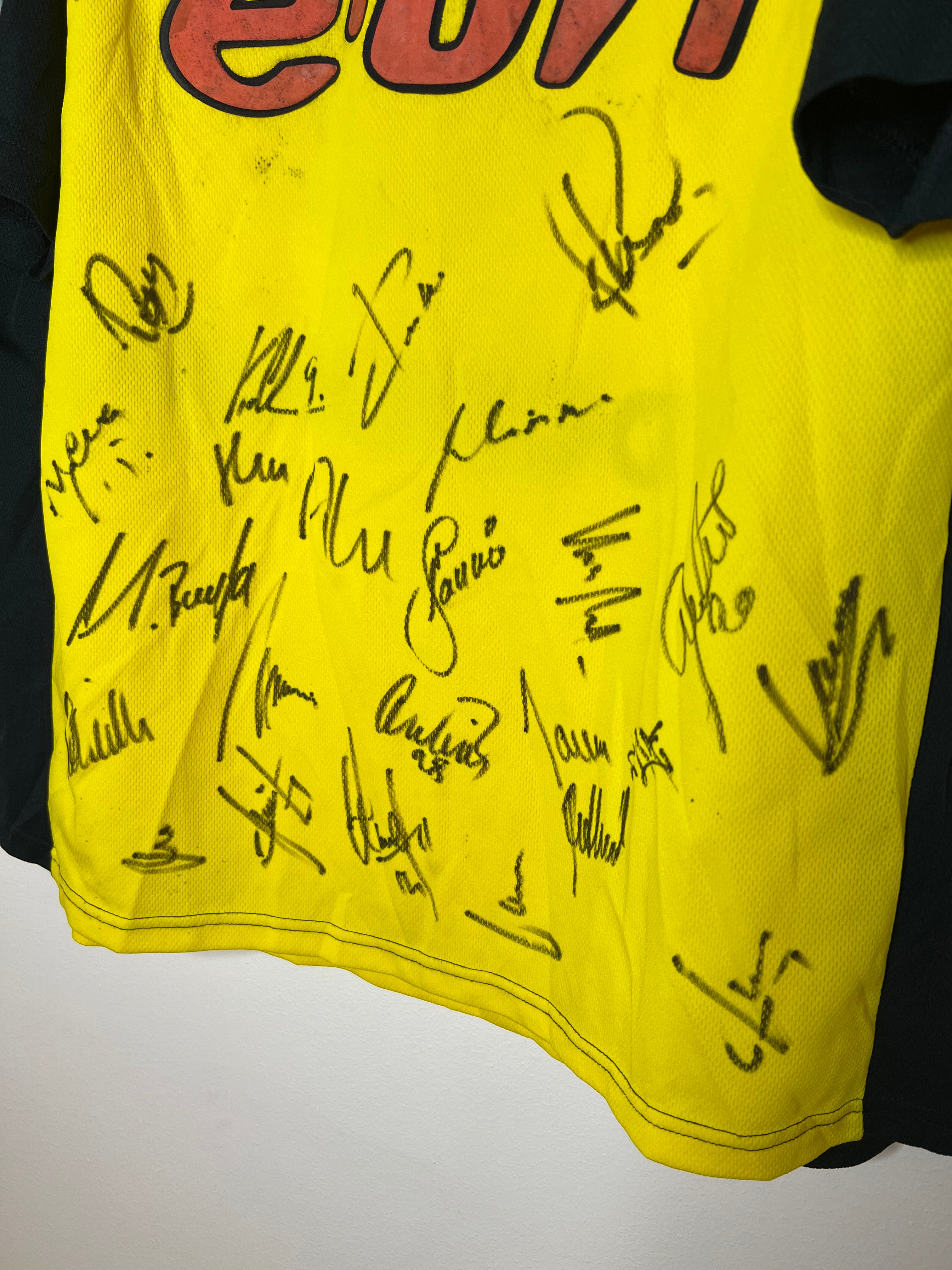 Borussia Dortmund 2000-2001 Home Shirt *SIGNED* Heinrich #6 XXL