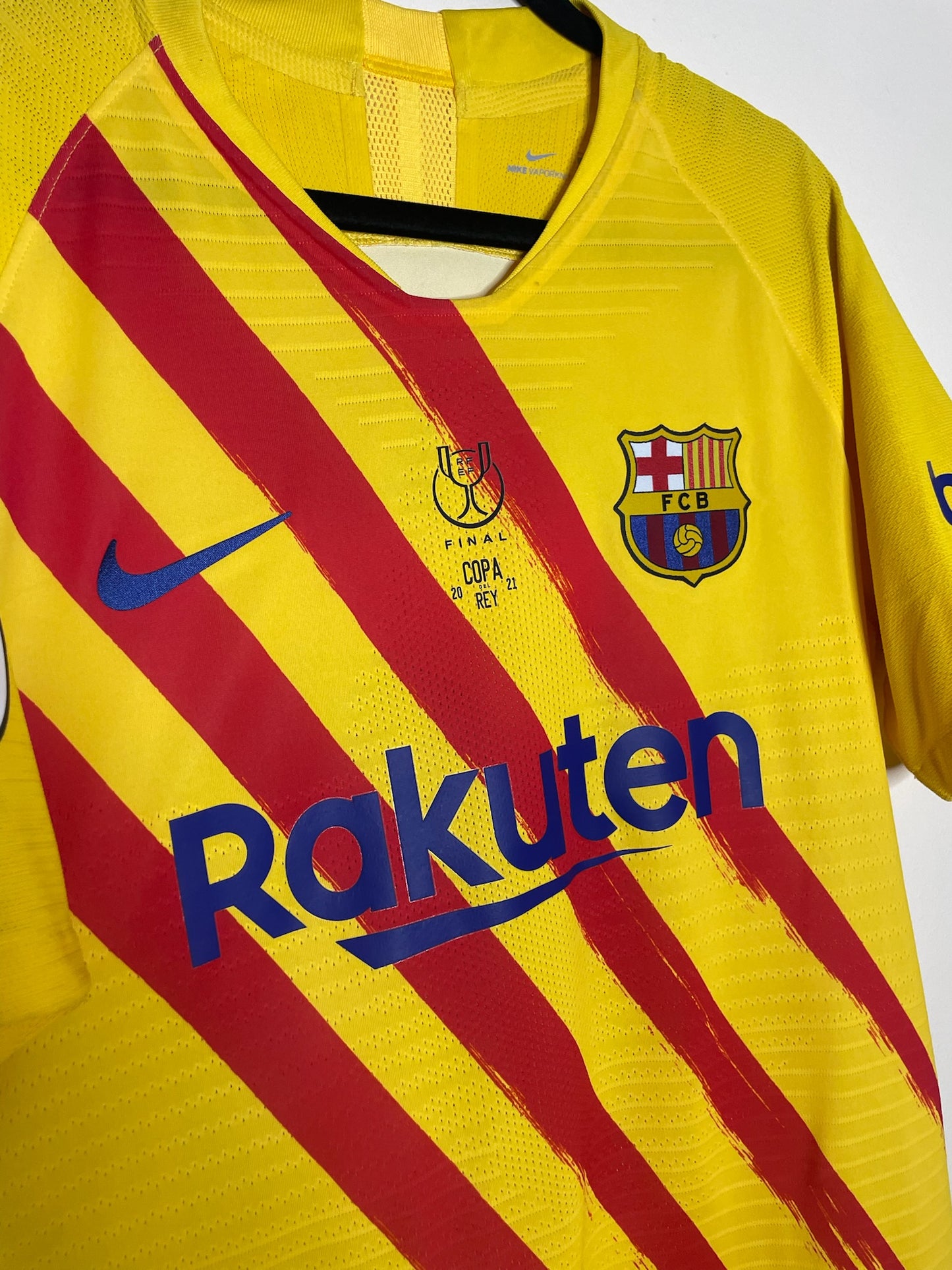 FC Barcelona PLAYER VERSION 2020-21 Copa Del Rey Final Fourth Shirt Messi #10 Medium