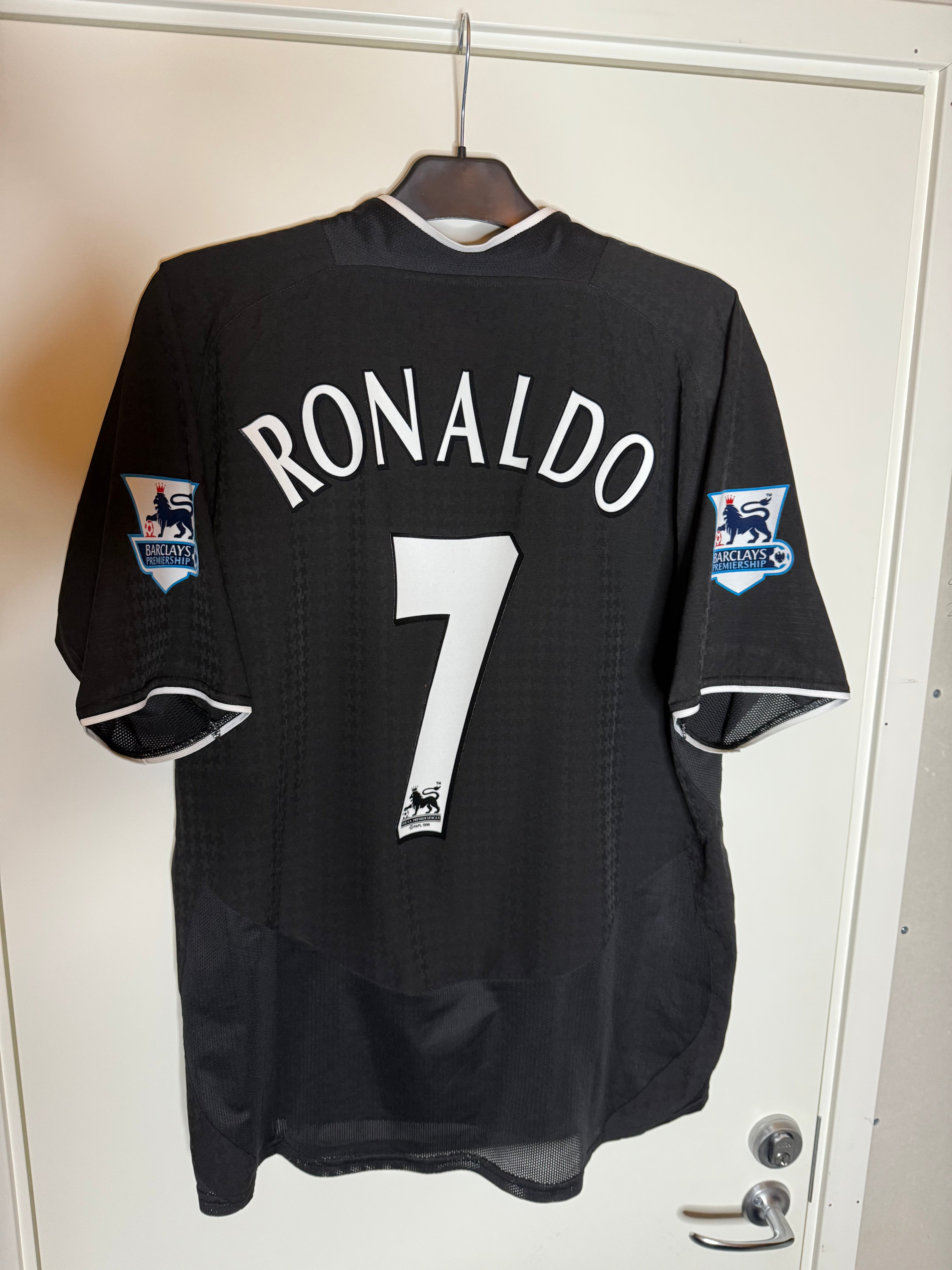 Manchester United 2004-05 Bortatröja Ronaldo #7 Large