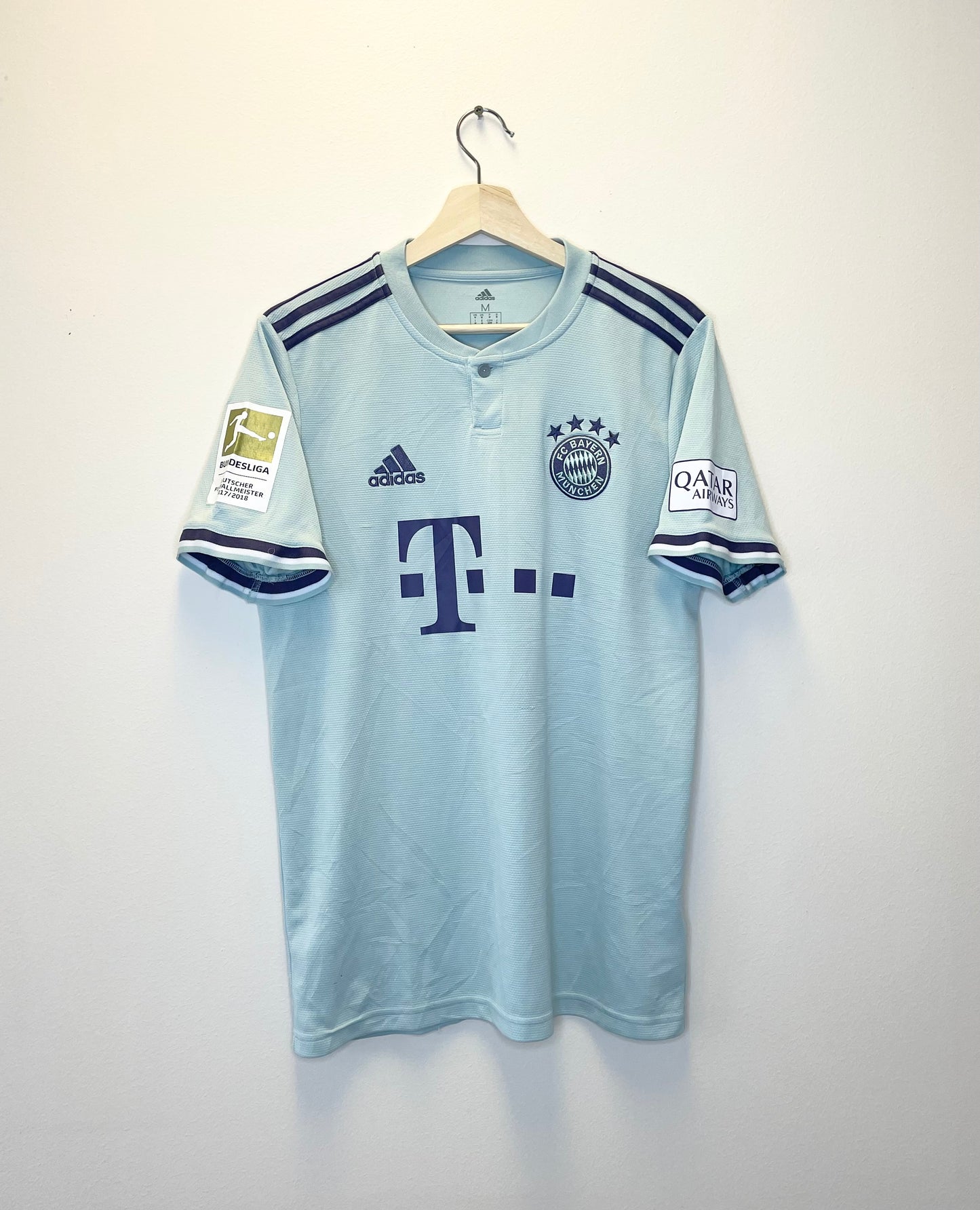 Bayern Munich 2018-19 Away Shirt Goretzka #18 Medium