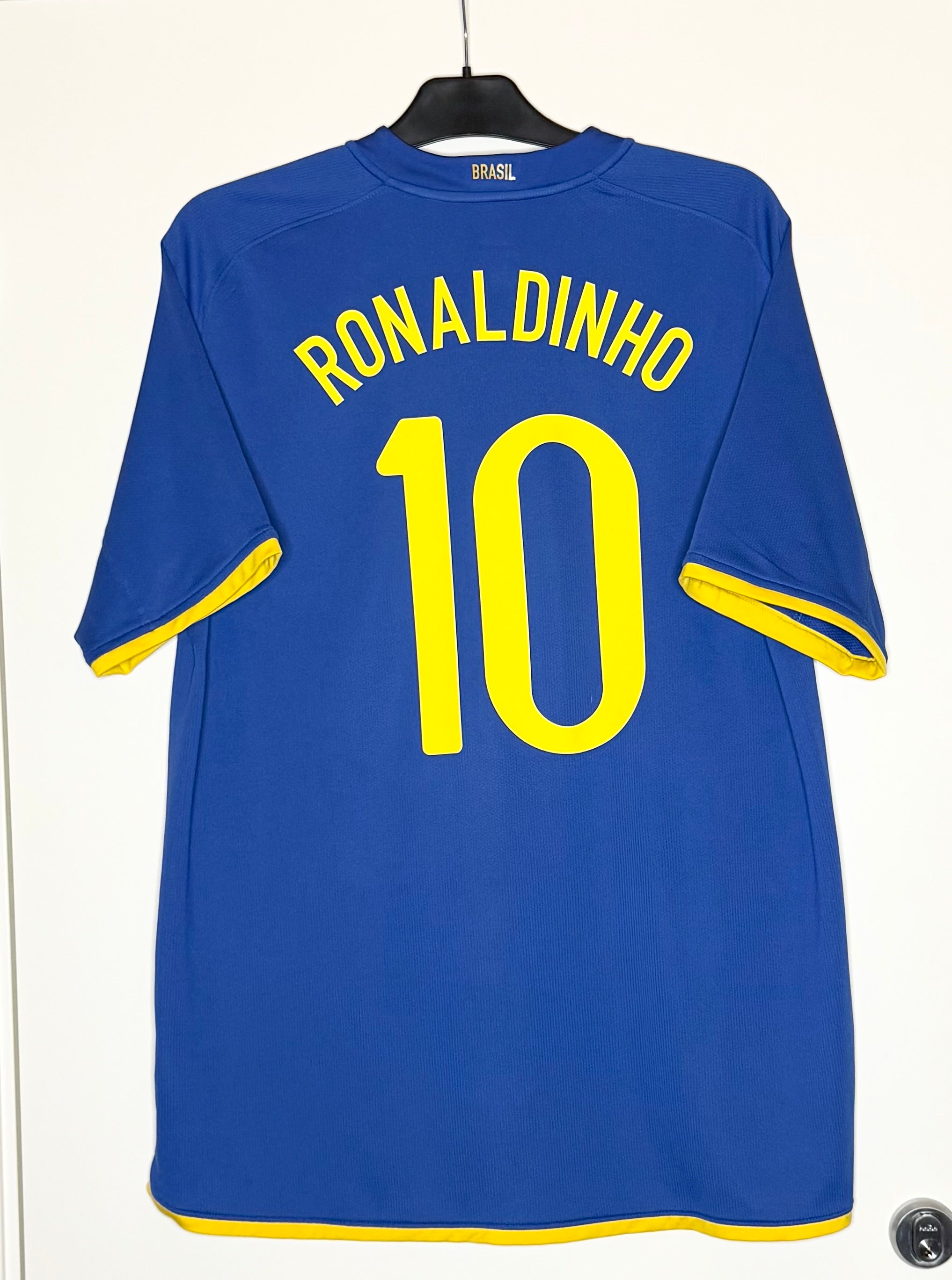 Brasilien 2008 Bortatröja Ronaldinho #10 Large