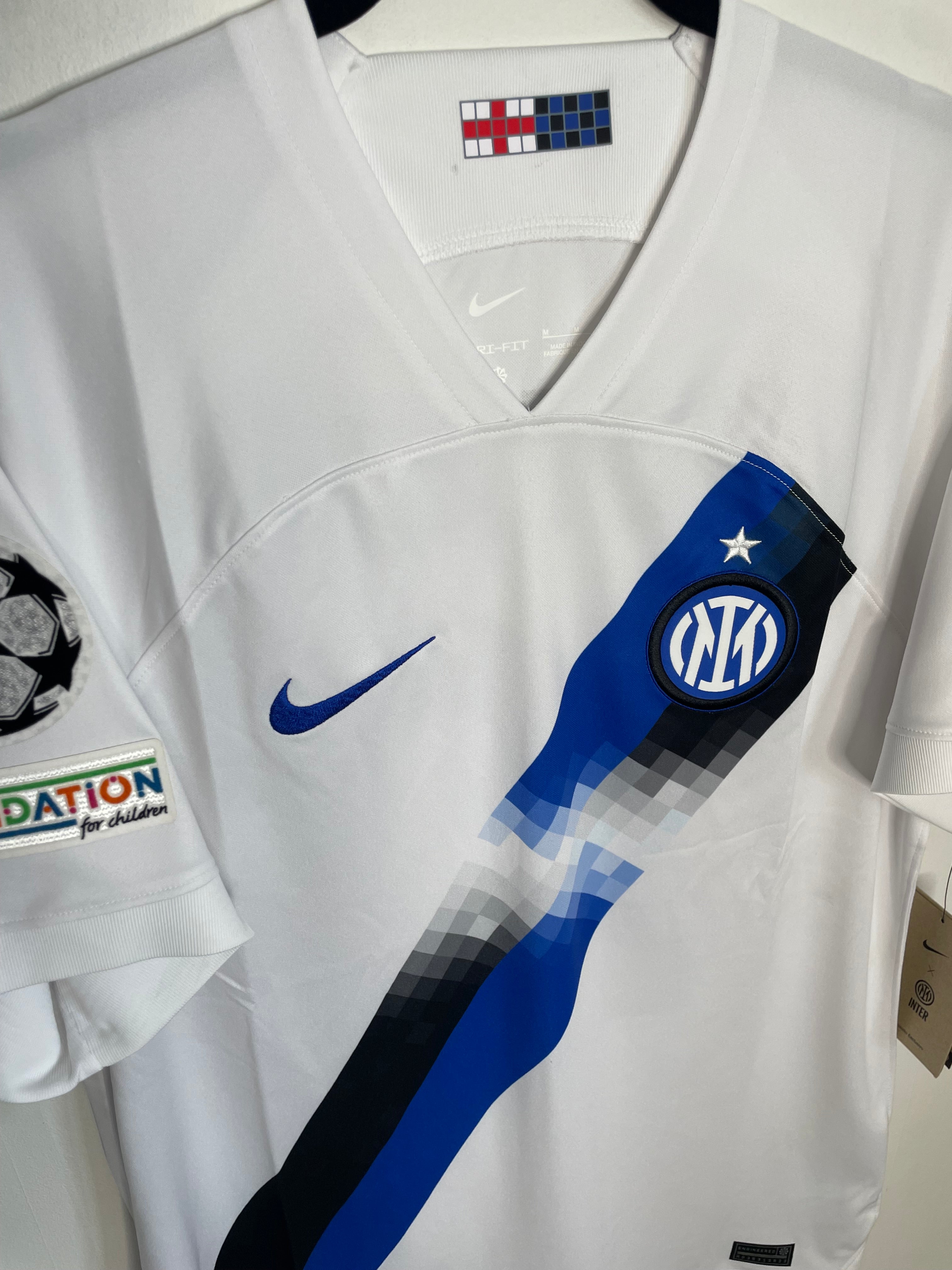 Inter Milan 2021-22 BNWT UCL Bortatröja Lautaro #20 Medium