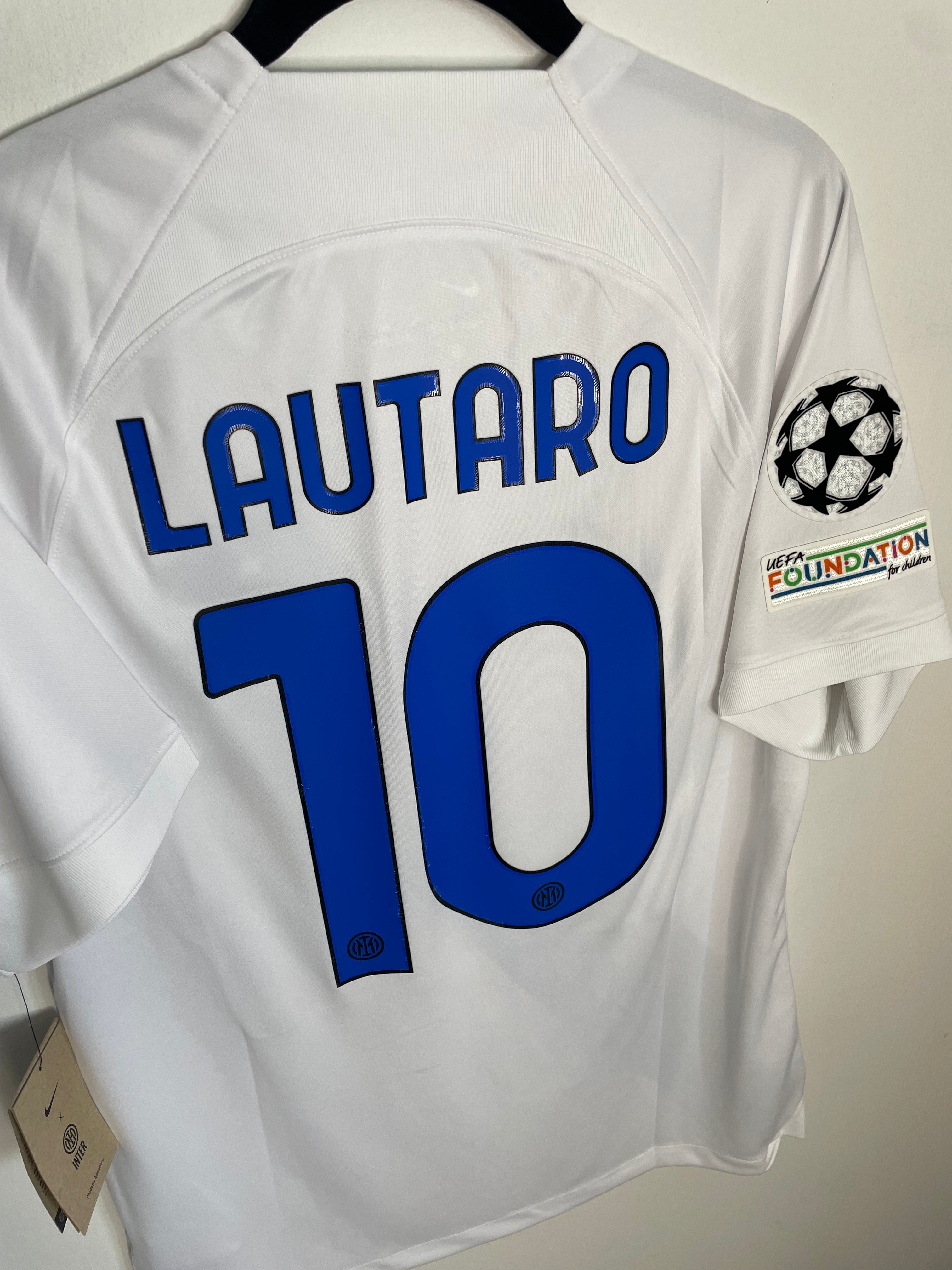 Inter Milan 2021-22 BNWT UCL Bortatröja Lautaro #20 Medium