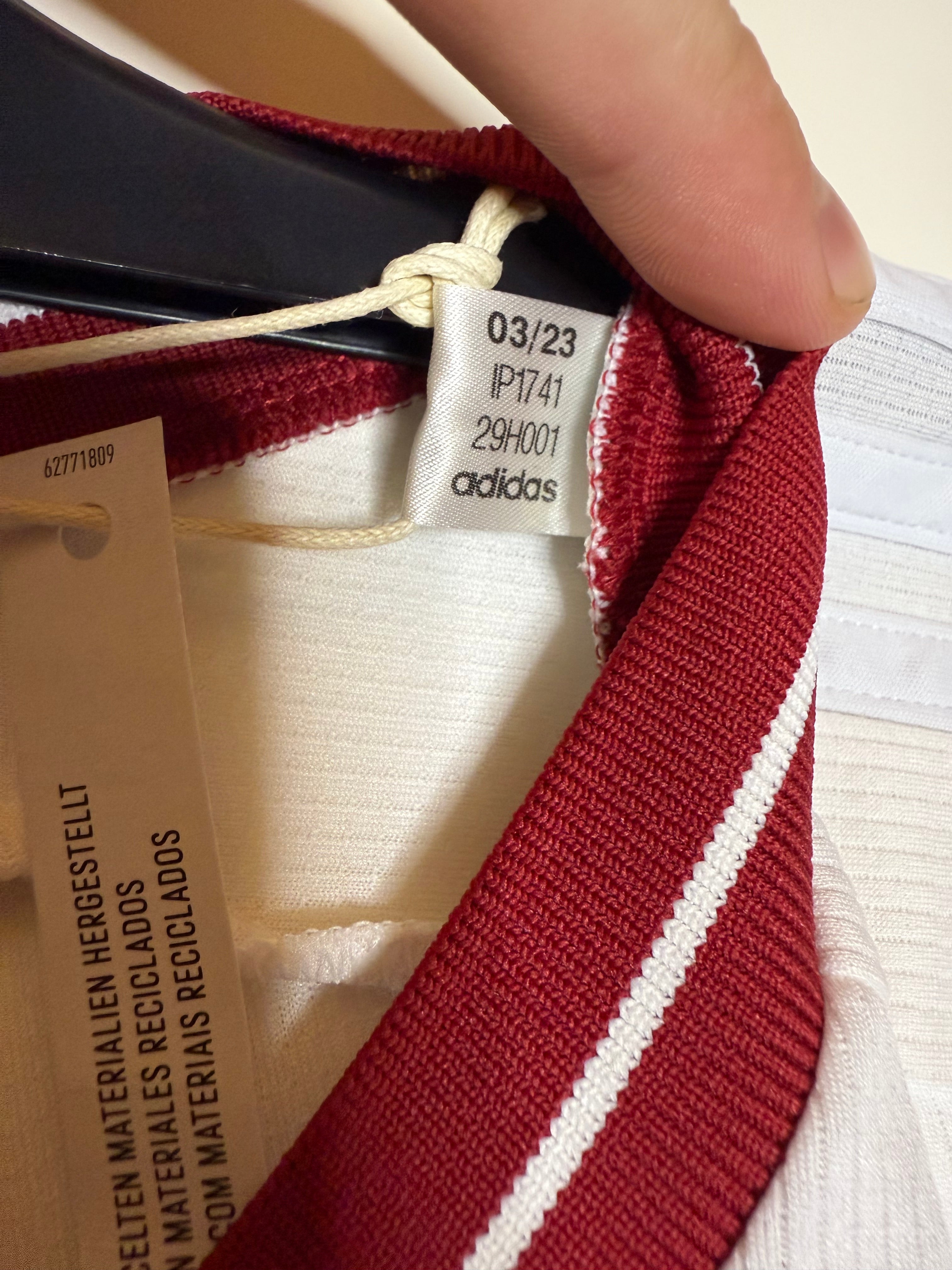 Manchester United 2023-24 BNWT Tredjetröja Lindelöf #2 Large