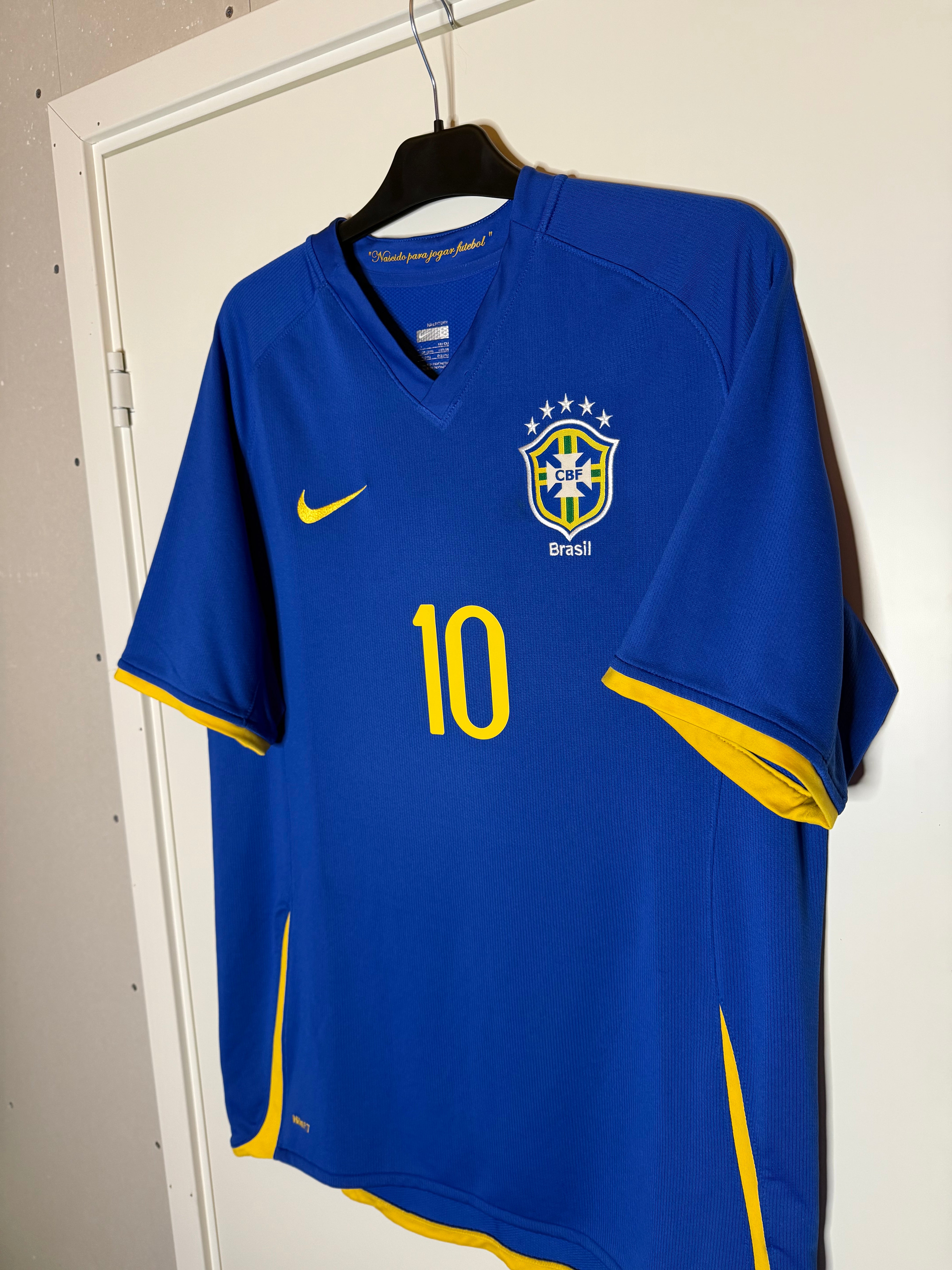 Brasilien 2008 Bortatröja Ronaldinho #10 Large