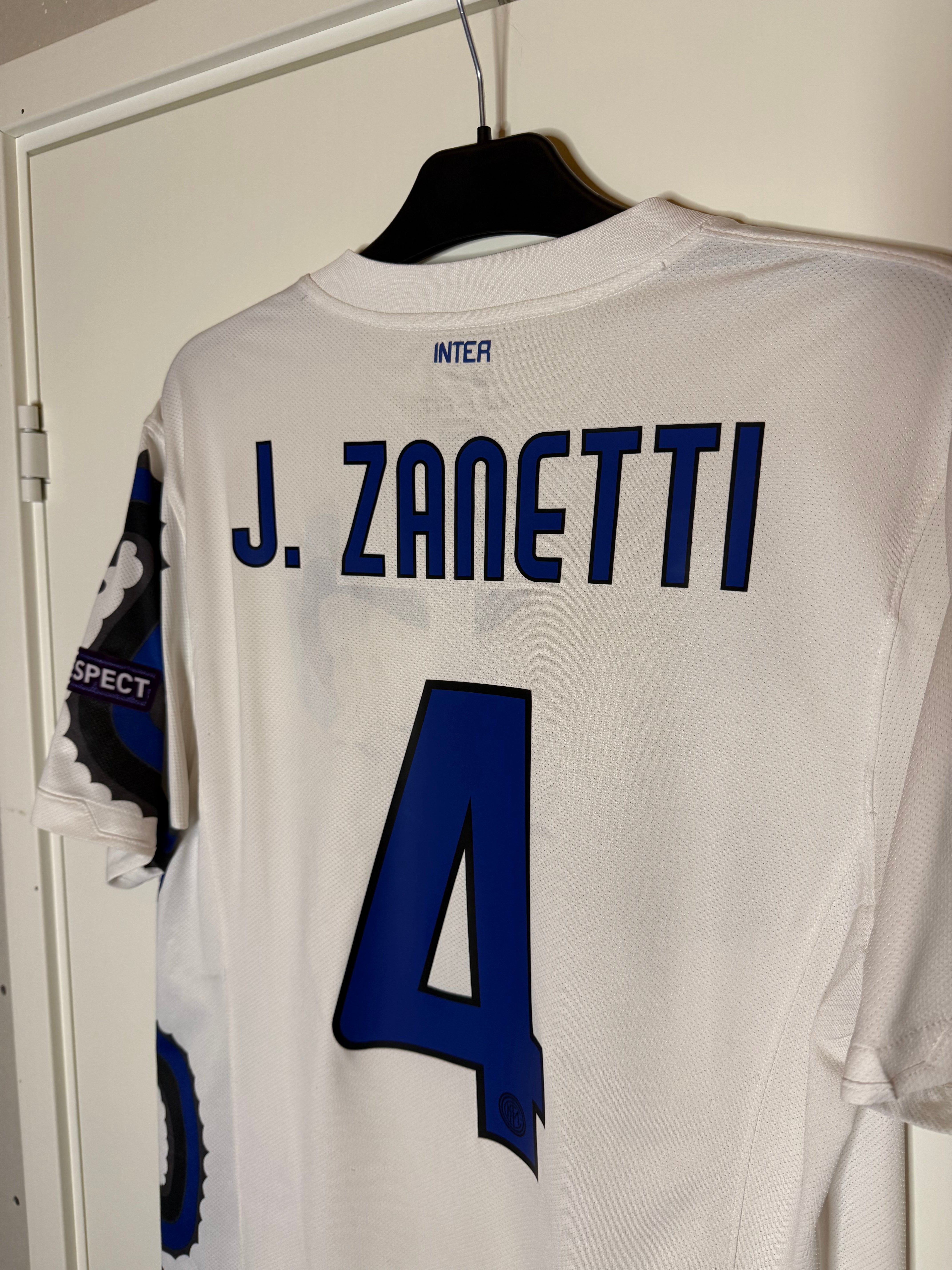 Inter Milan 2010-11 Bortatröja Zanetti #4 Medium