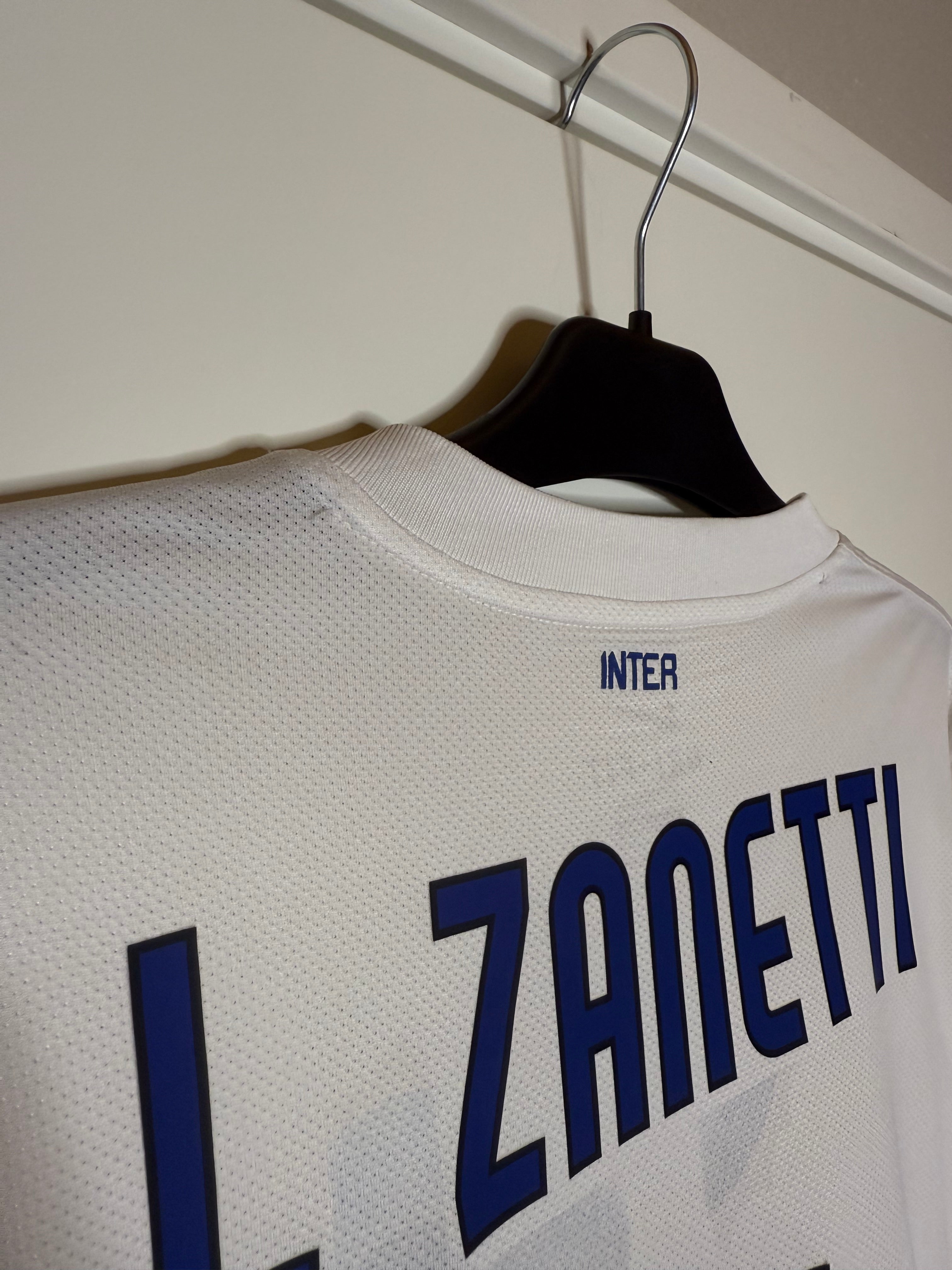 Inter Milan 2010-11 Bortatröja Zanetti #4 Medium