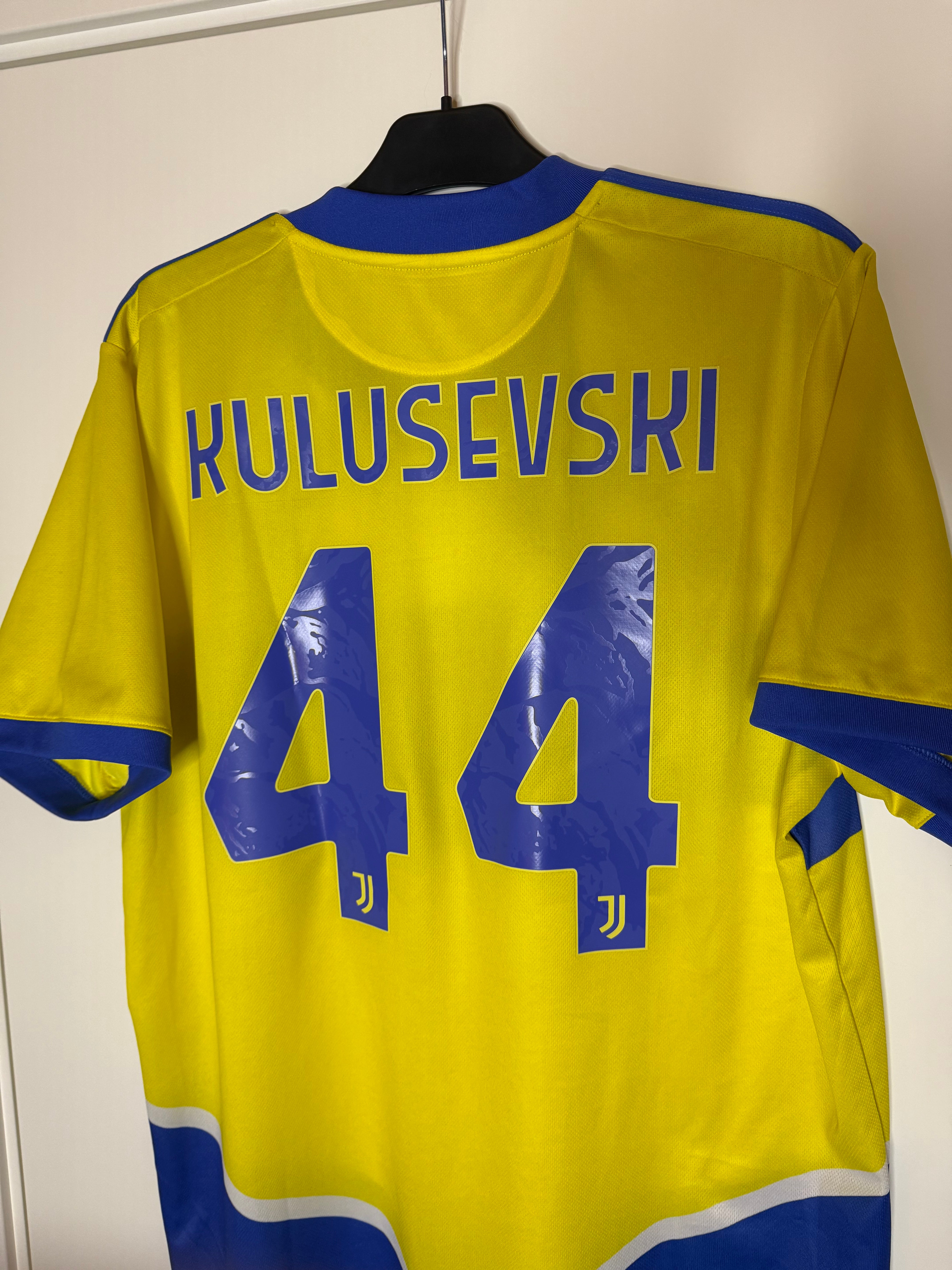 Juventus 2021-22 Tredjetröja Kulusevski #44 XL