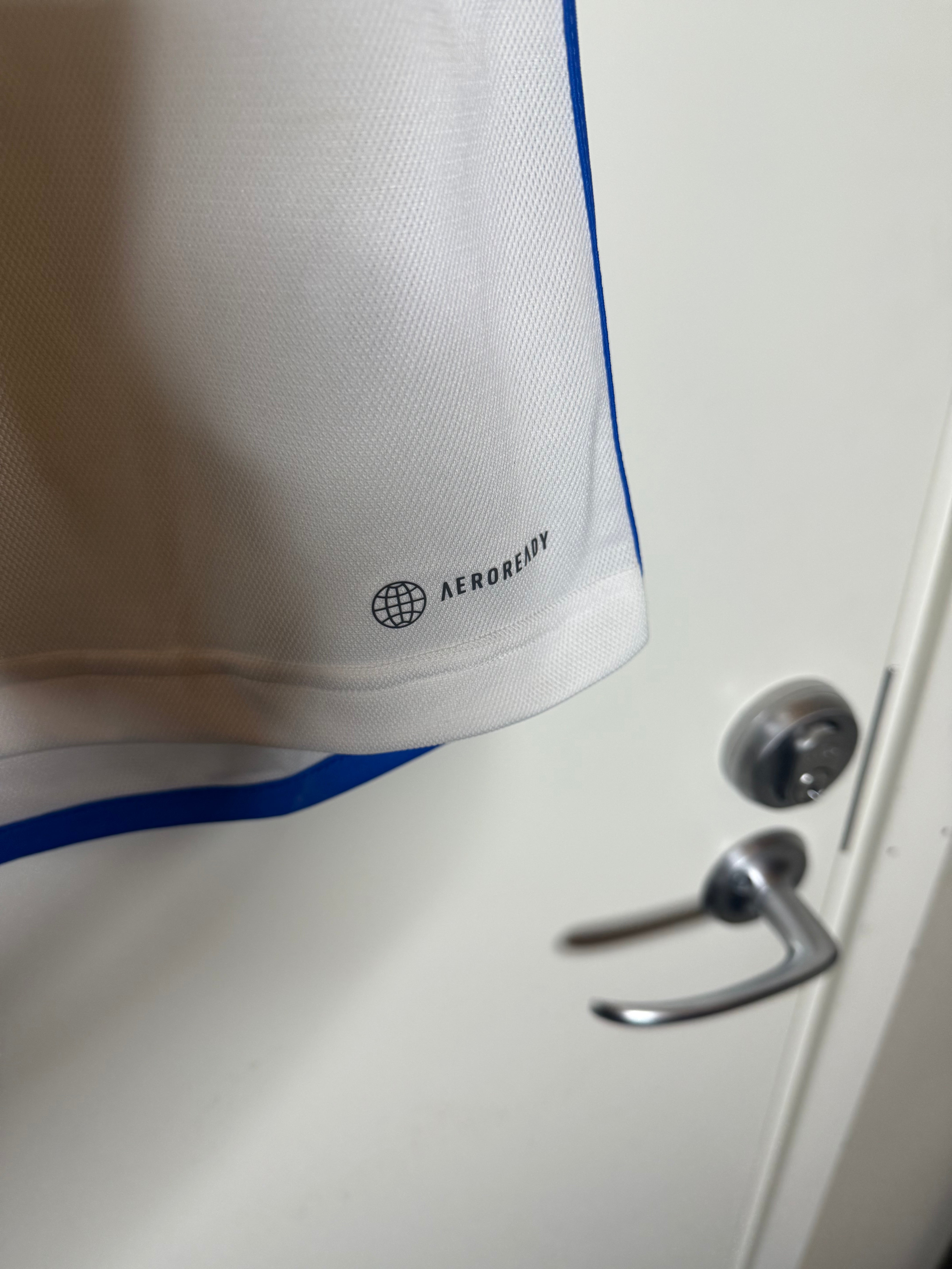 Sverige 2022-24 Bortatröja Medium BNWT